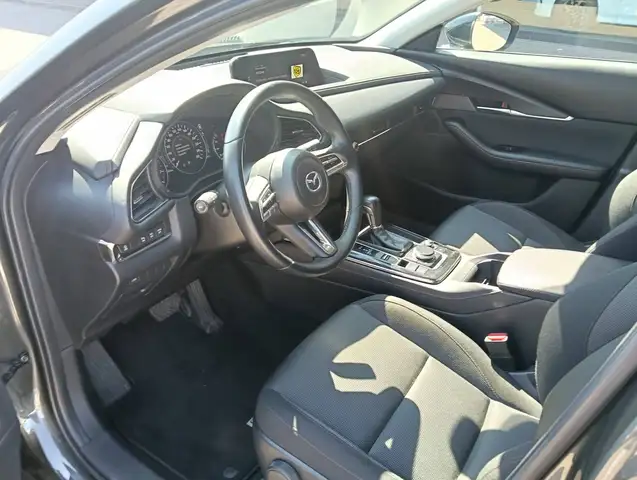 Mazda CX-30 view 14