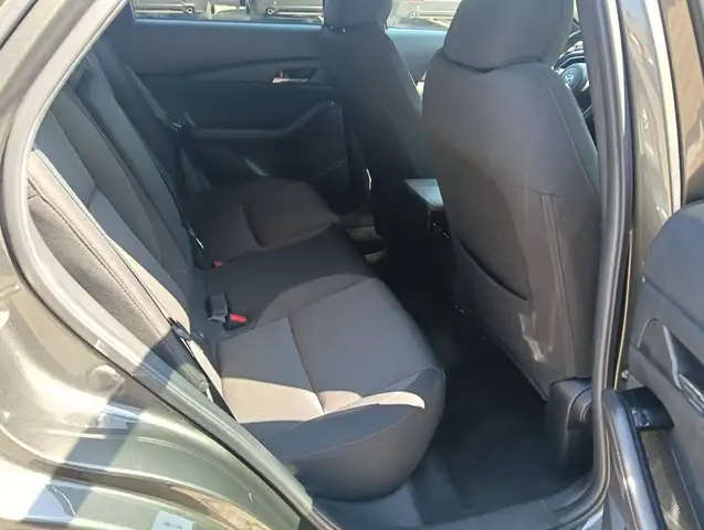 Mazda CX-30 view 15