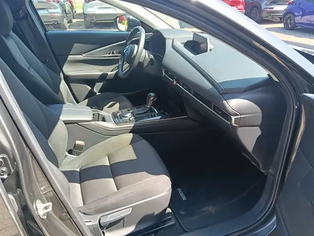 Mazda CX-30 view 13
