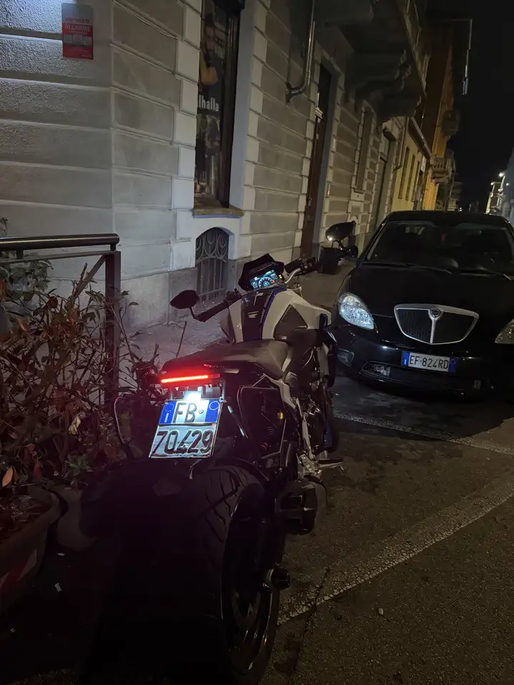 BMW F 900 R