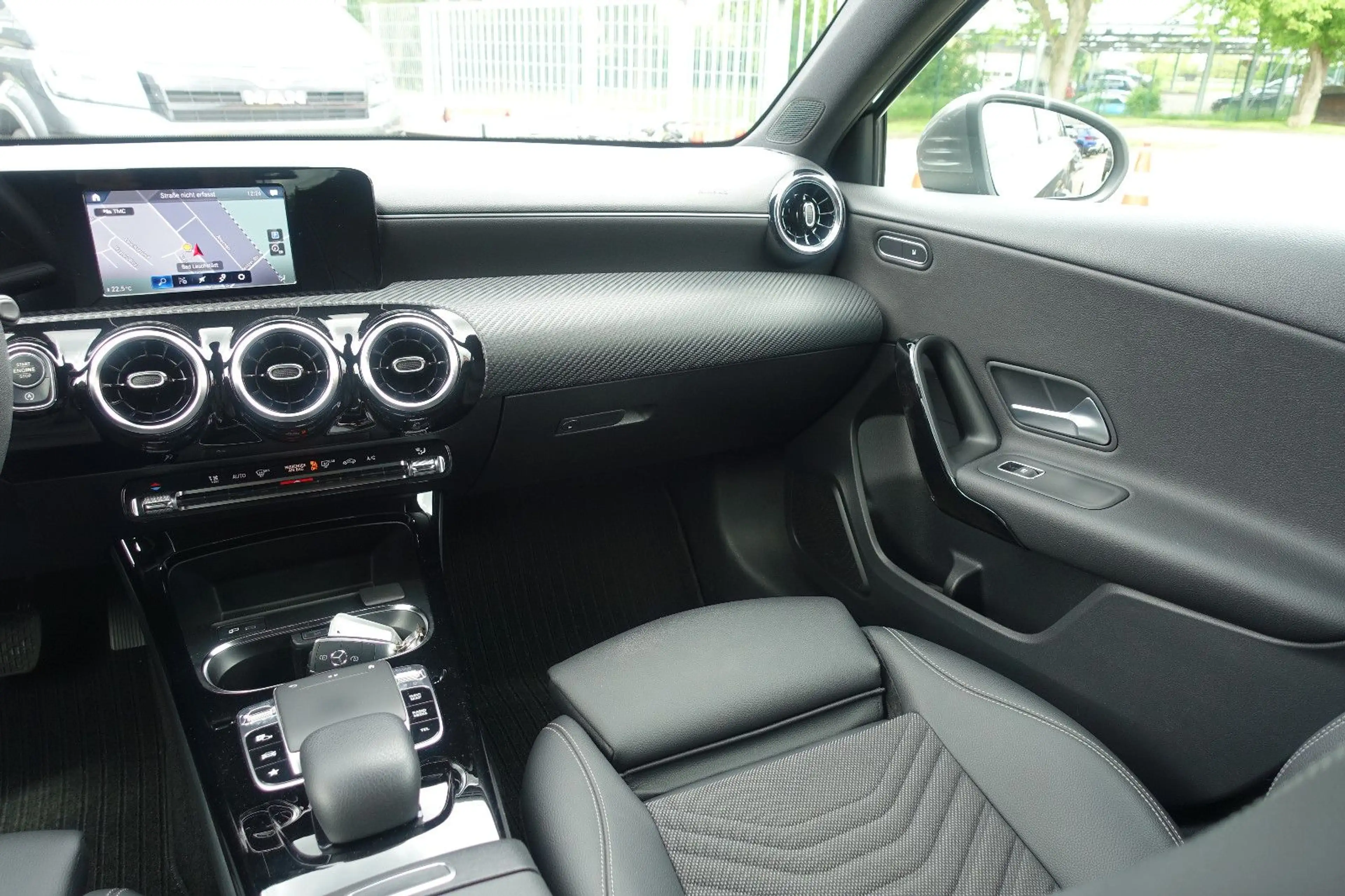 Mercedes-Benz A 180 d*LED High Perf*Tempomat*Leder*Navi*PDC* — photo 17