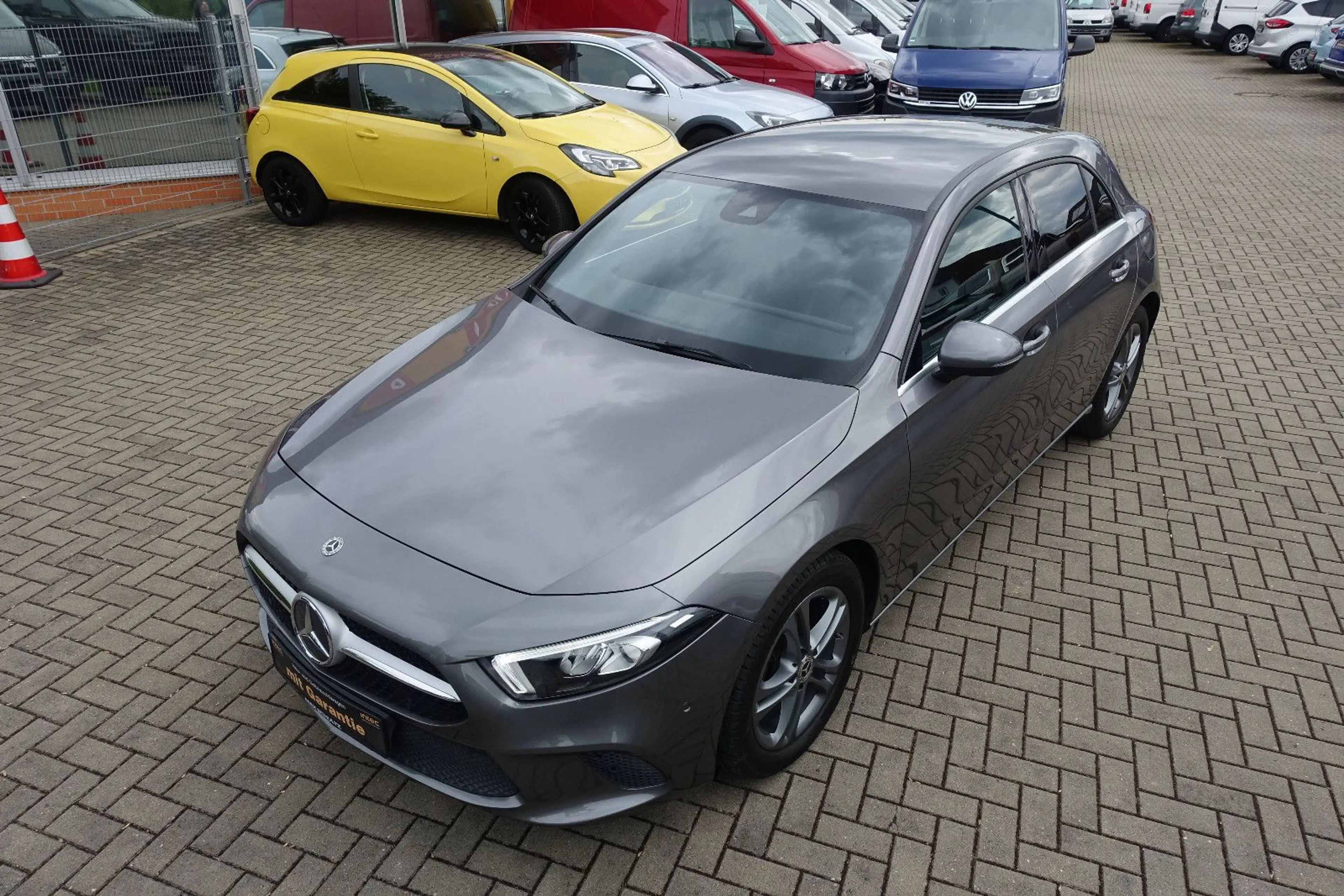 Mercedes-Benz A 180 d*LED High Perf*Tempomat*Leder*Navi*PDC* — photo 9