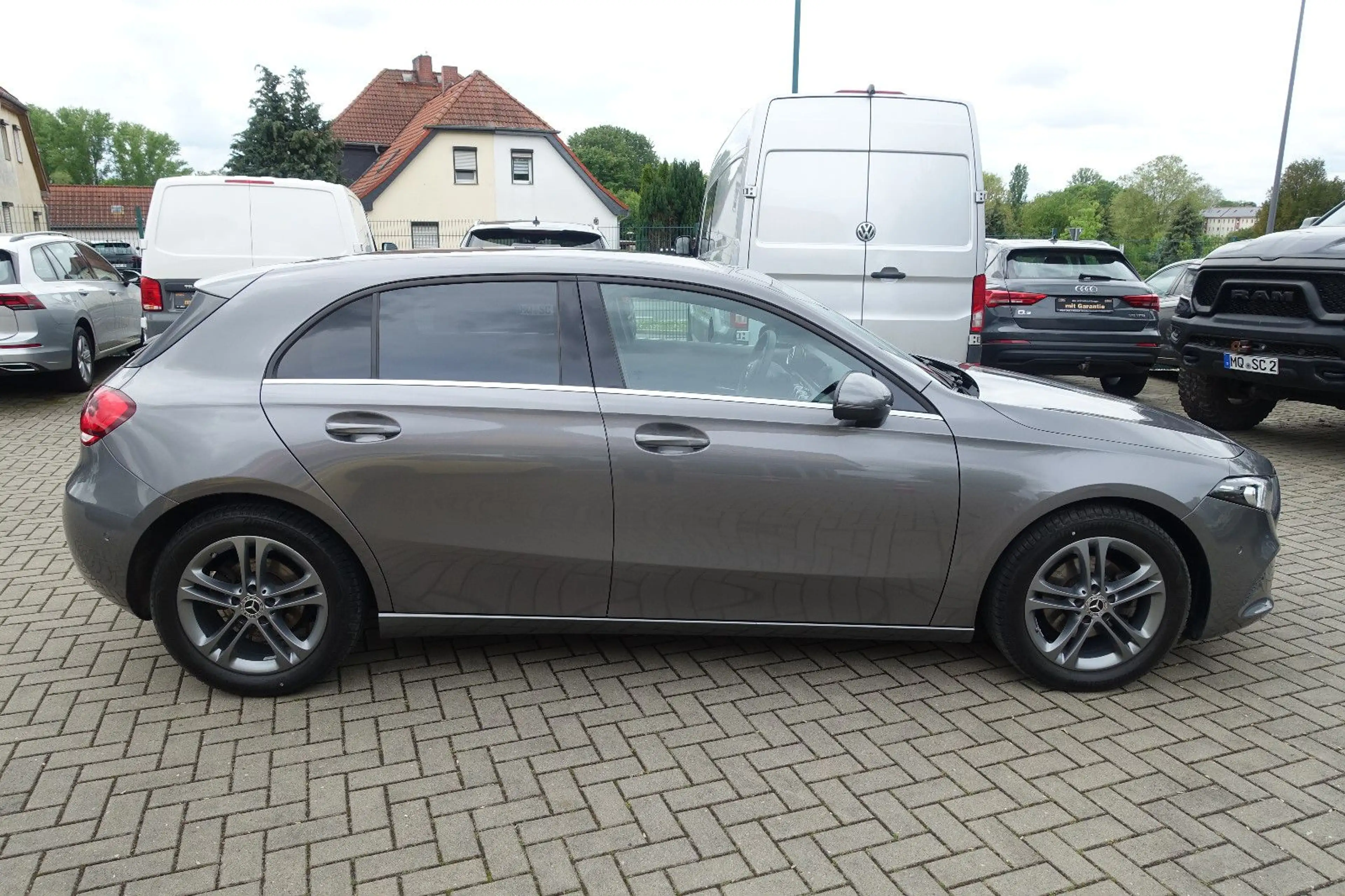Mercedes-Benz A 180 d*LED High Perf*Tempomat*Leder*Navi*PDC* — photo 4