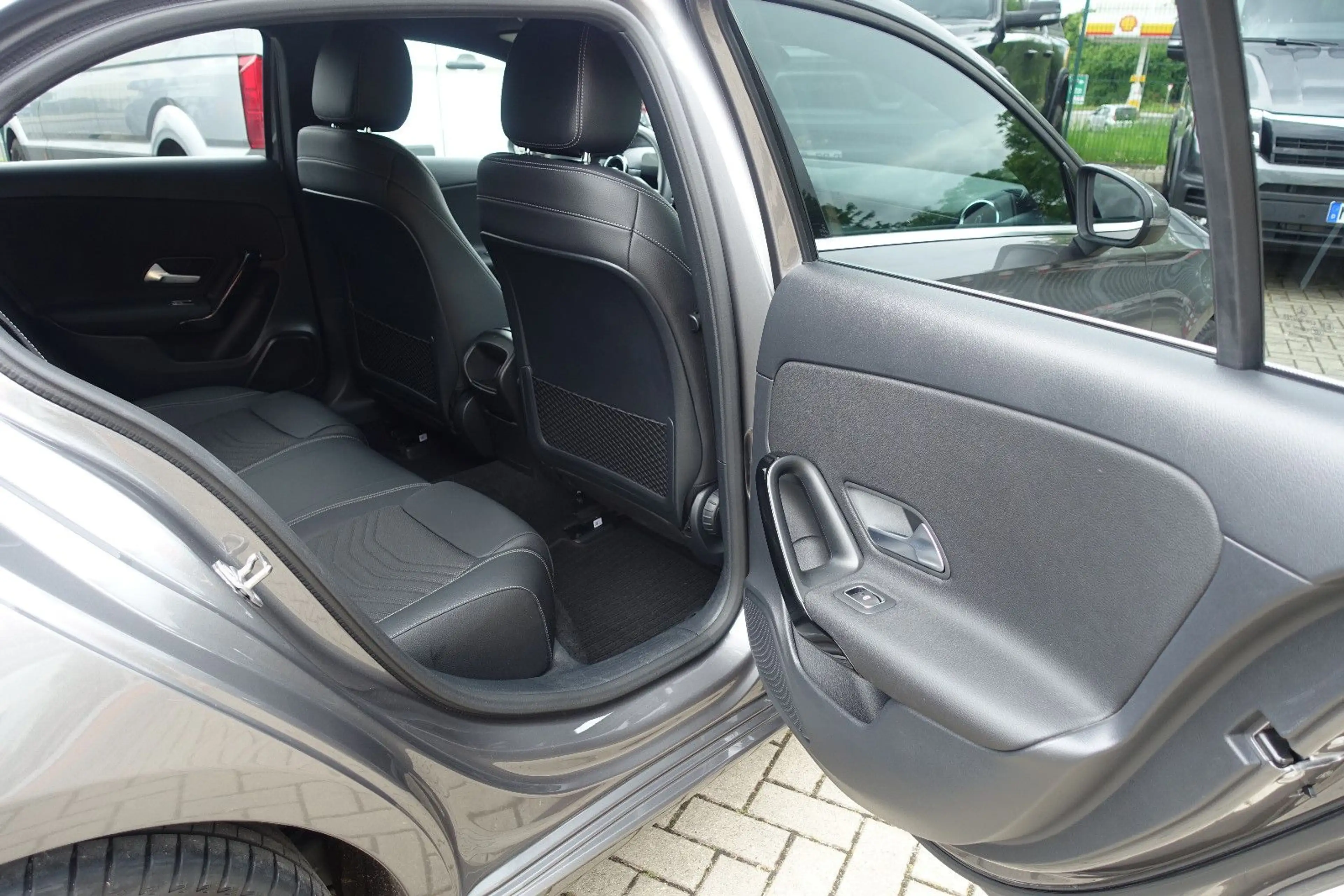 Mercedes-Benz A 180 d*LED High Perf*Tempomat*Leder*Navi*PDC* — photo 24