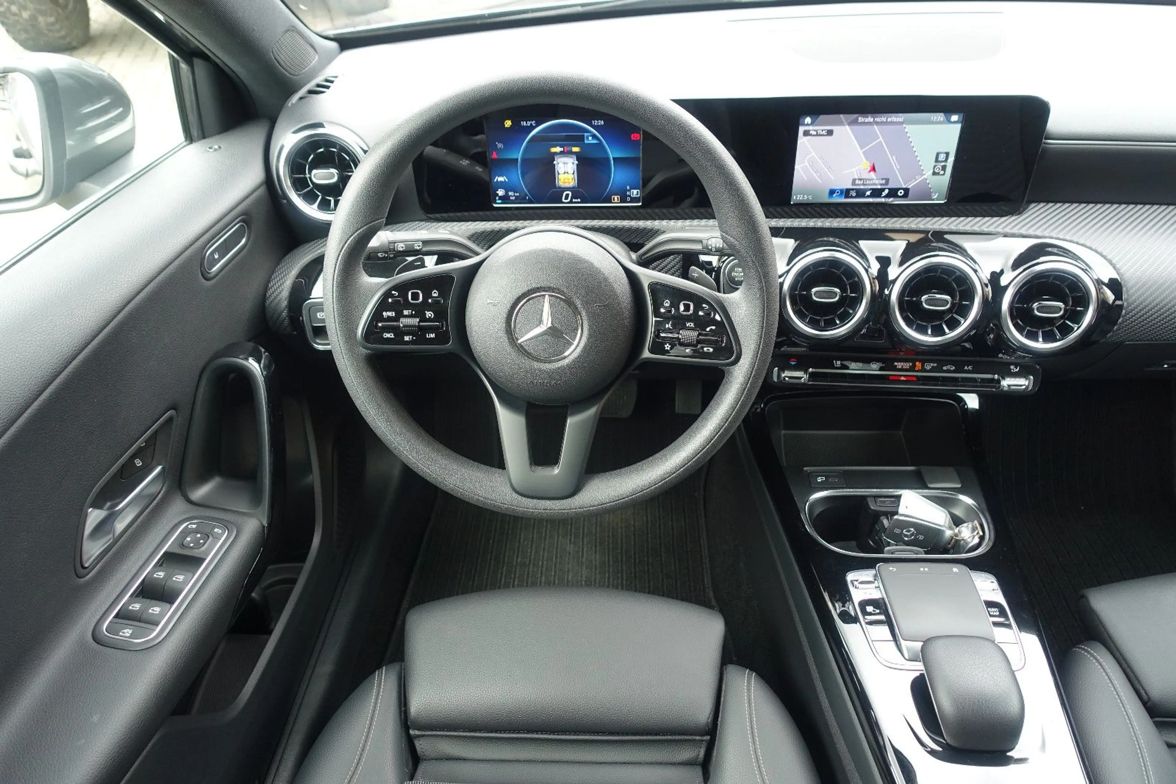 Mercedes-Benz A 180 d*LED High Perf*Tempomat*Leder*Navi*PDC* — photo 14