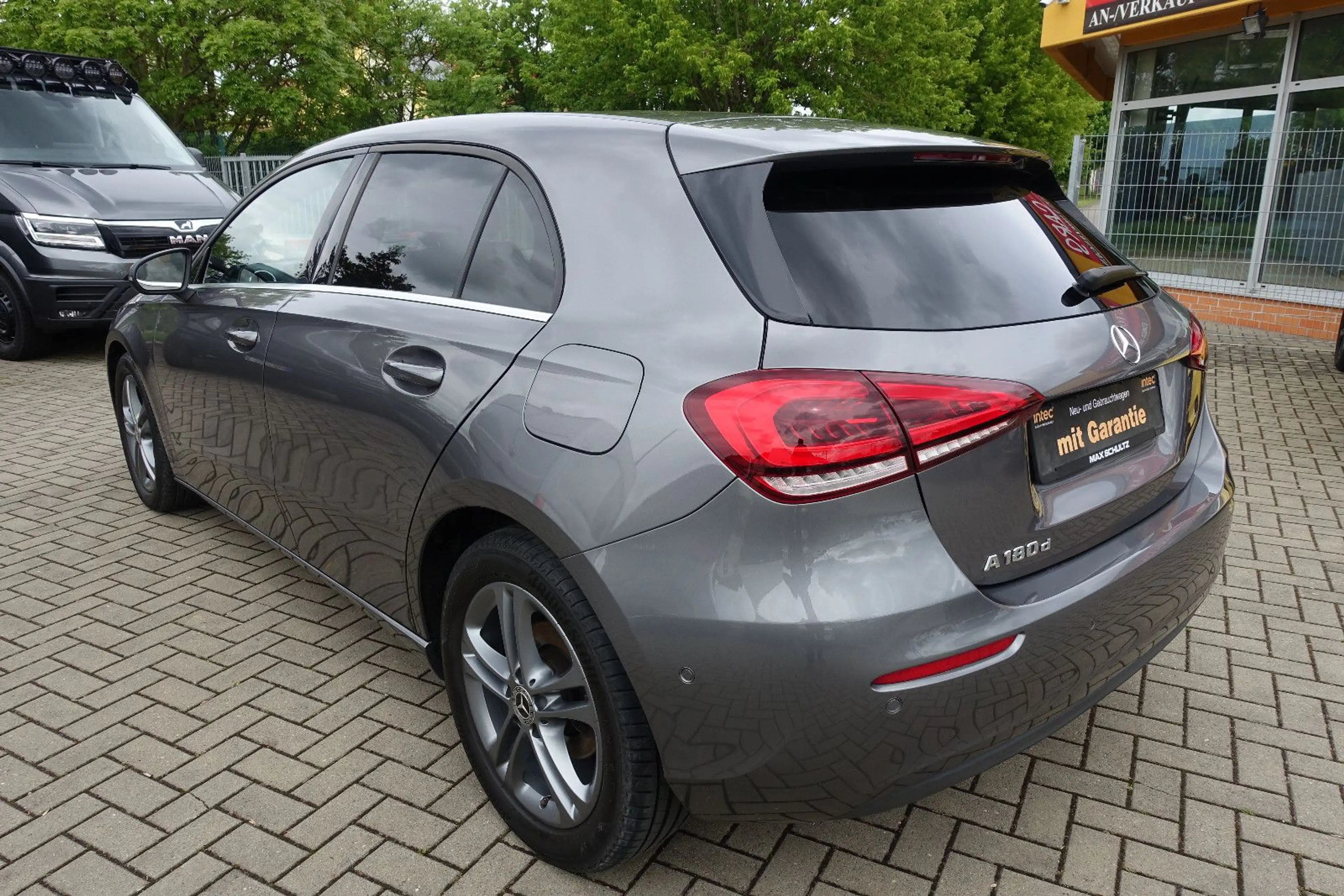 Mercedes-Benz A 180 d*LED High Perf*Tempomat*Leder*Navi*PDC* — photo 7