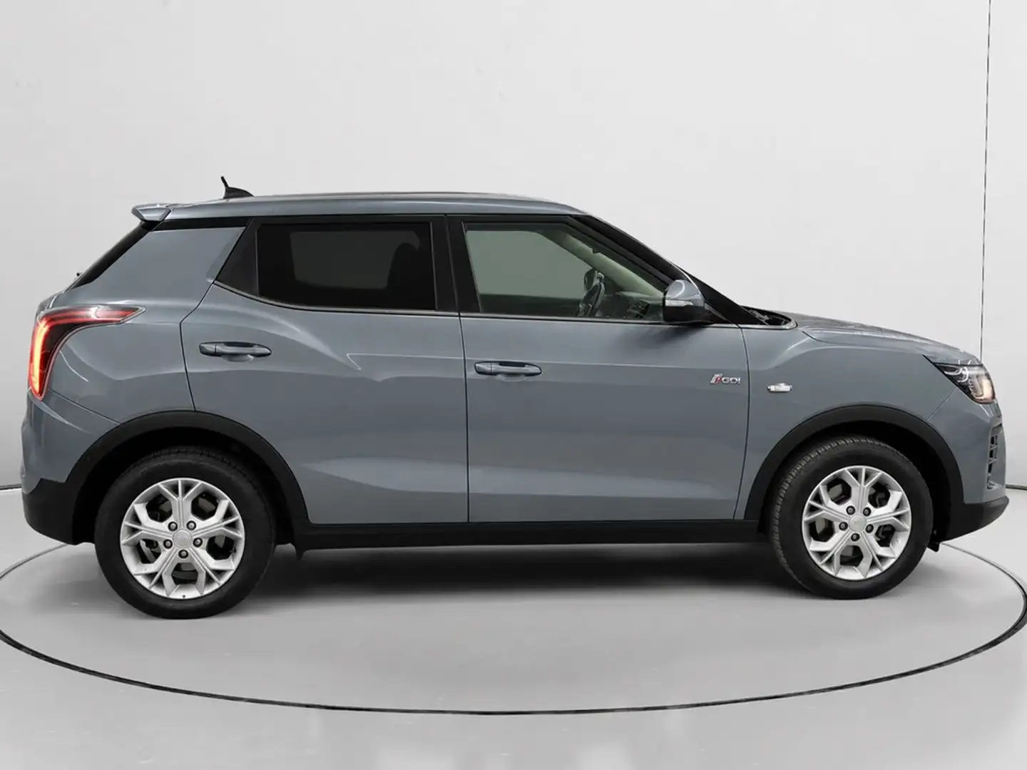 SsangYong Tivoli G15 Urban Plus LP 4x2 Blanco - 2