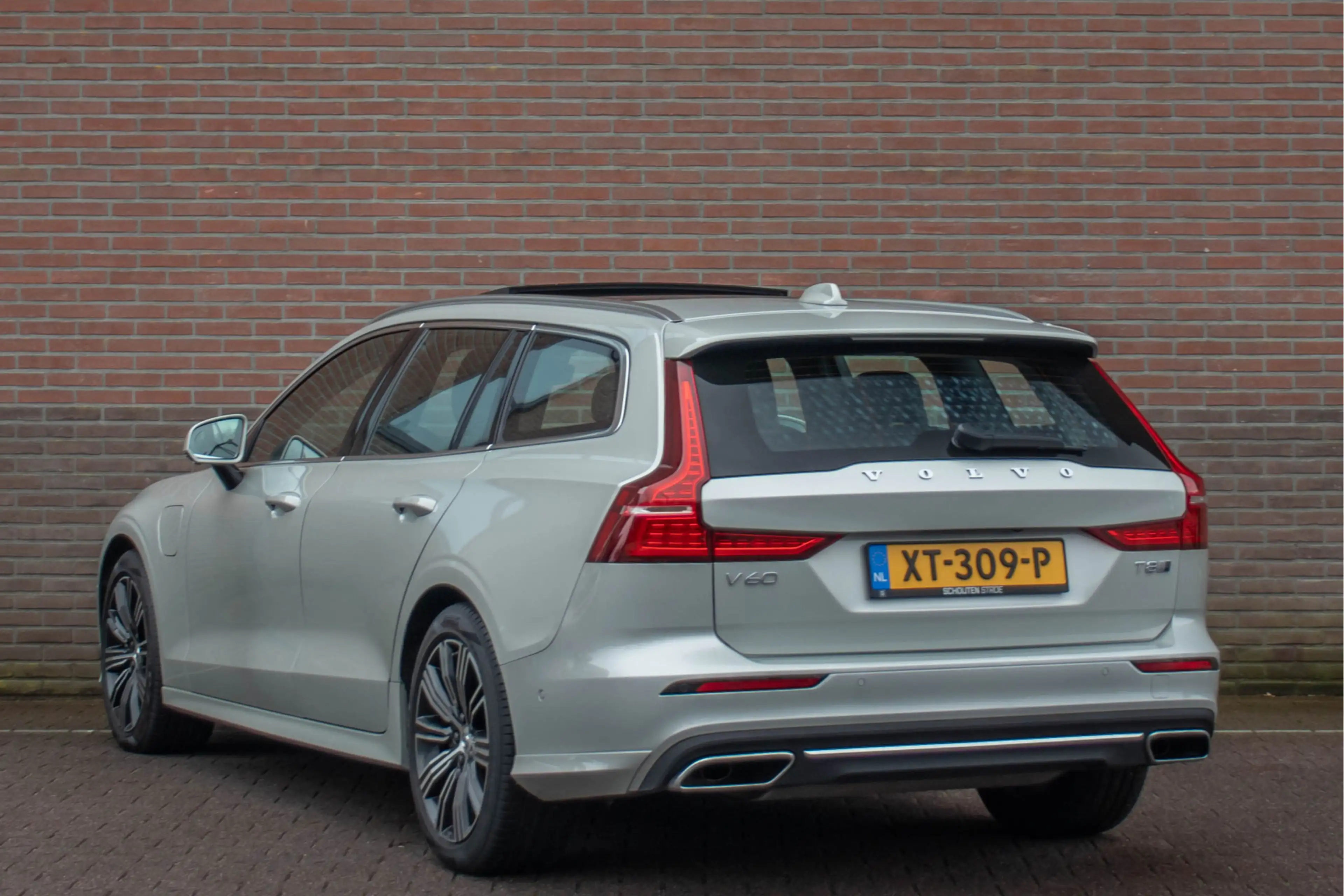 Volvo V60 T8 Twin Engine Inscription, Bowers & Wilkins, Stoe — photo 6