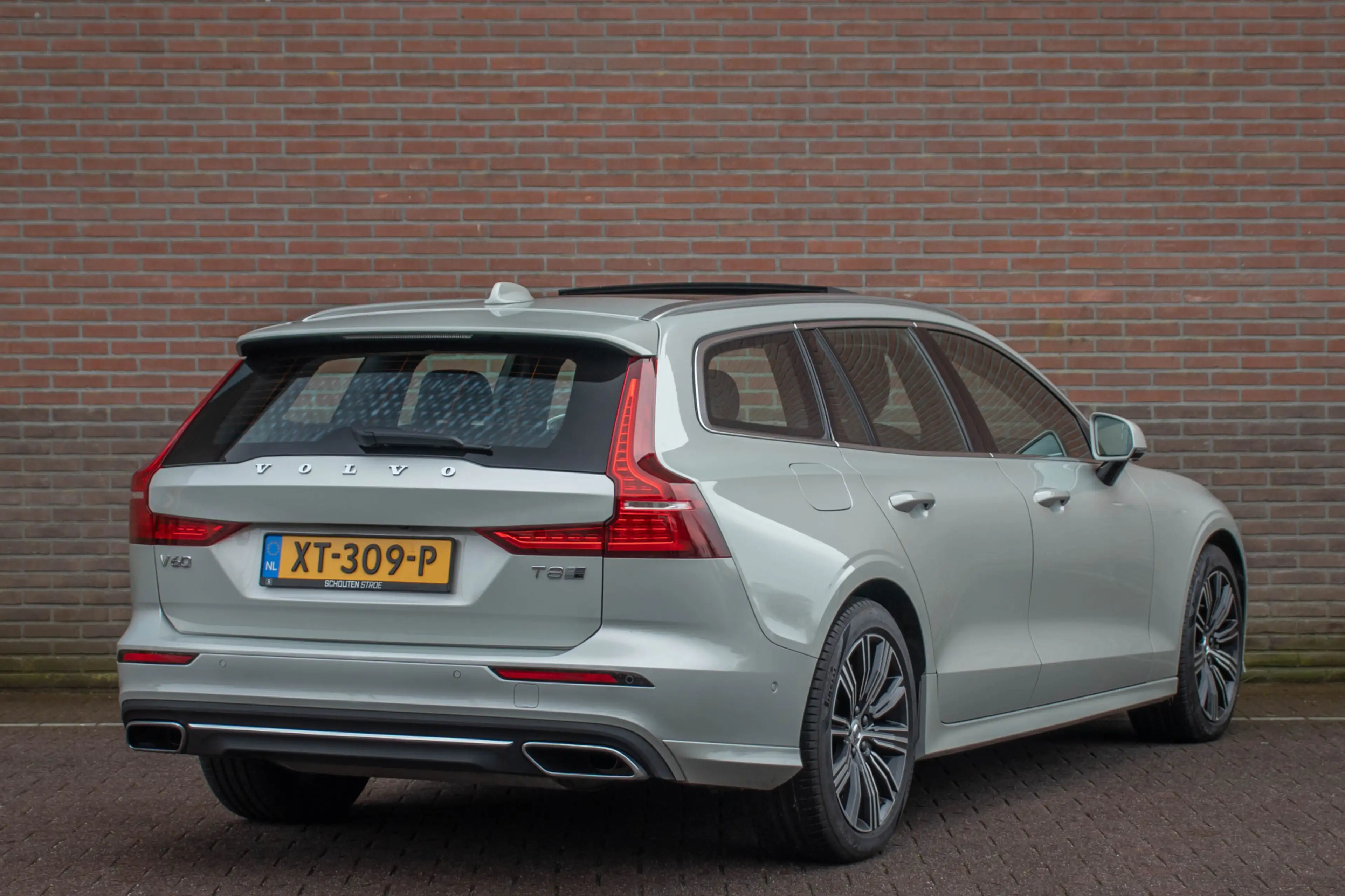 Volvo V60 T8 Twin Engine Inscription, Bowers & Wilkins, Stoe — photo 4