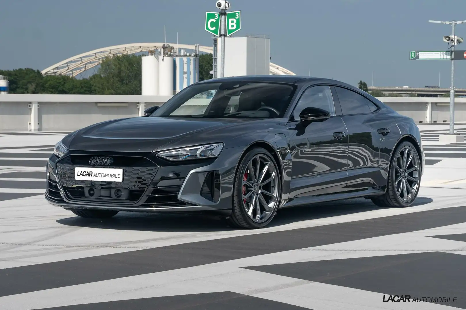 Audi RS e-tron GT 598pk I 4WS I Carbon I Pano I 22 inch Grijs - 2