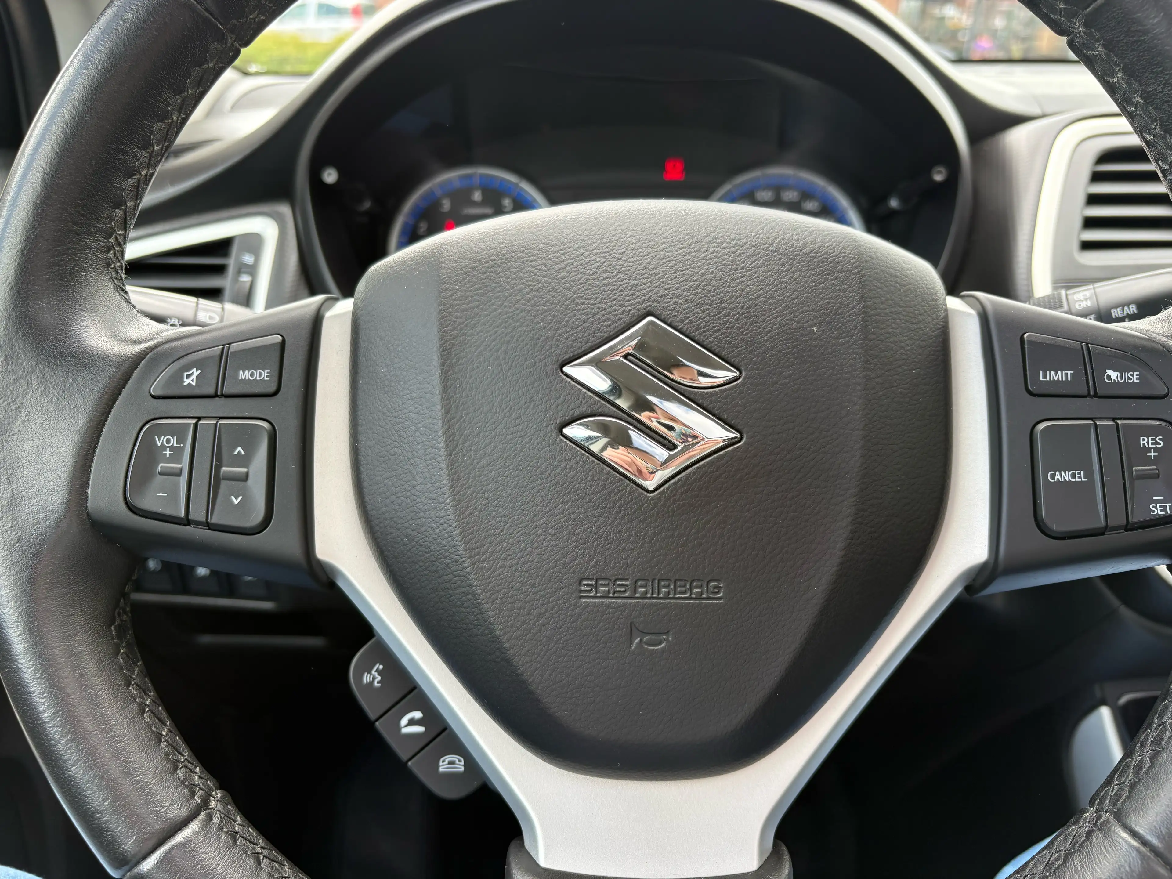 Suzuki SX4 S-Cross 1.6 Exclusive — photo 13