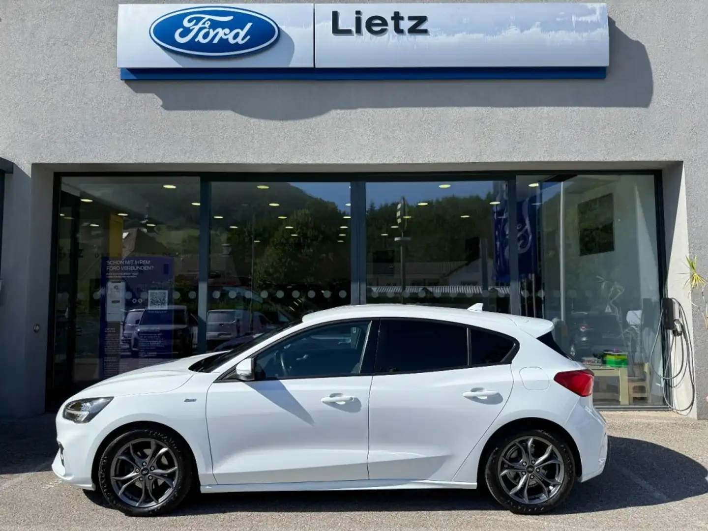 Ford Focus ST-Line Business 1,5EcoBlue Weiß - 1