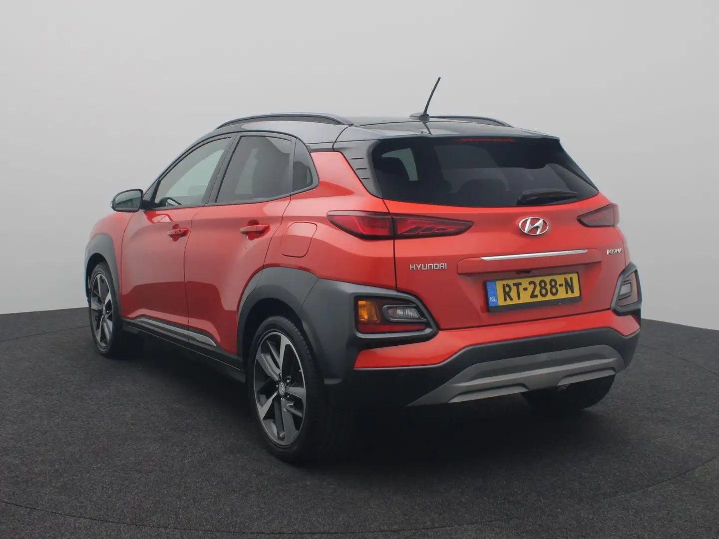 Hyundai KONA 1.0T Premium | Navigatie | Climate Control | Stoel Orange - 2