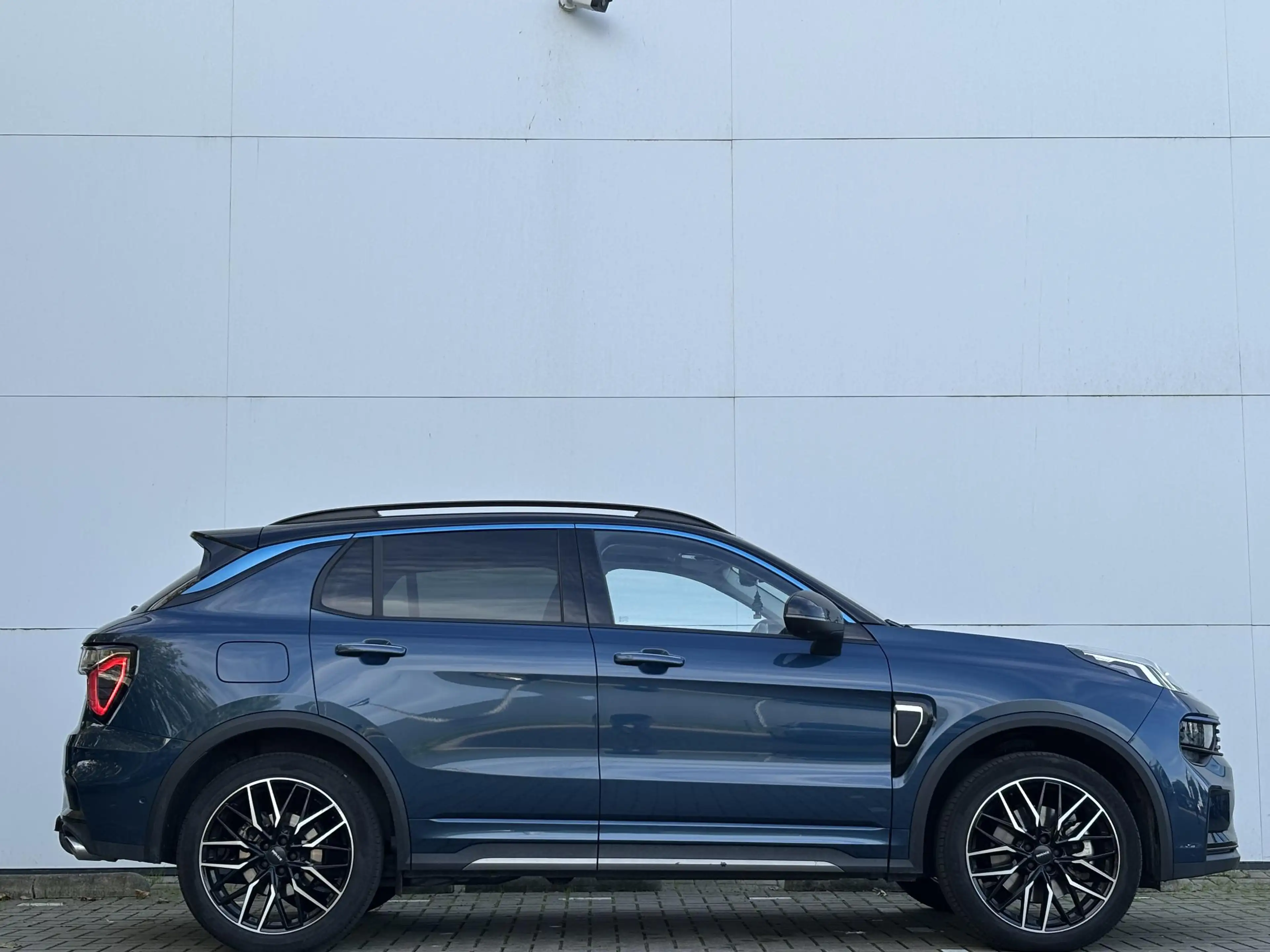 Lynk & Co 01 1.5 l Trekhaak l Panoramadak | — photo 18
