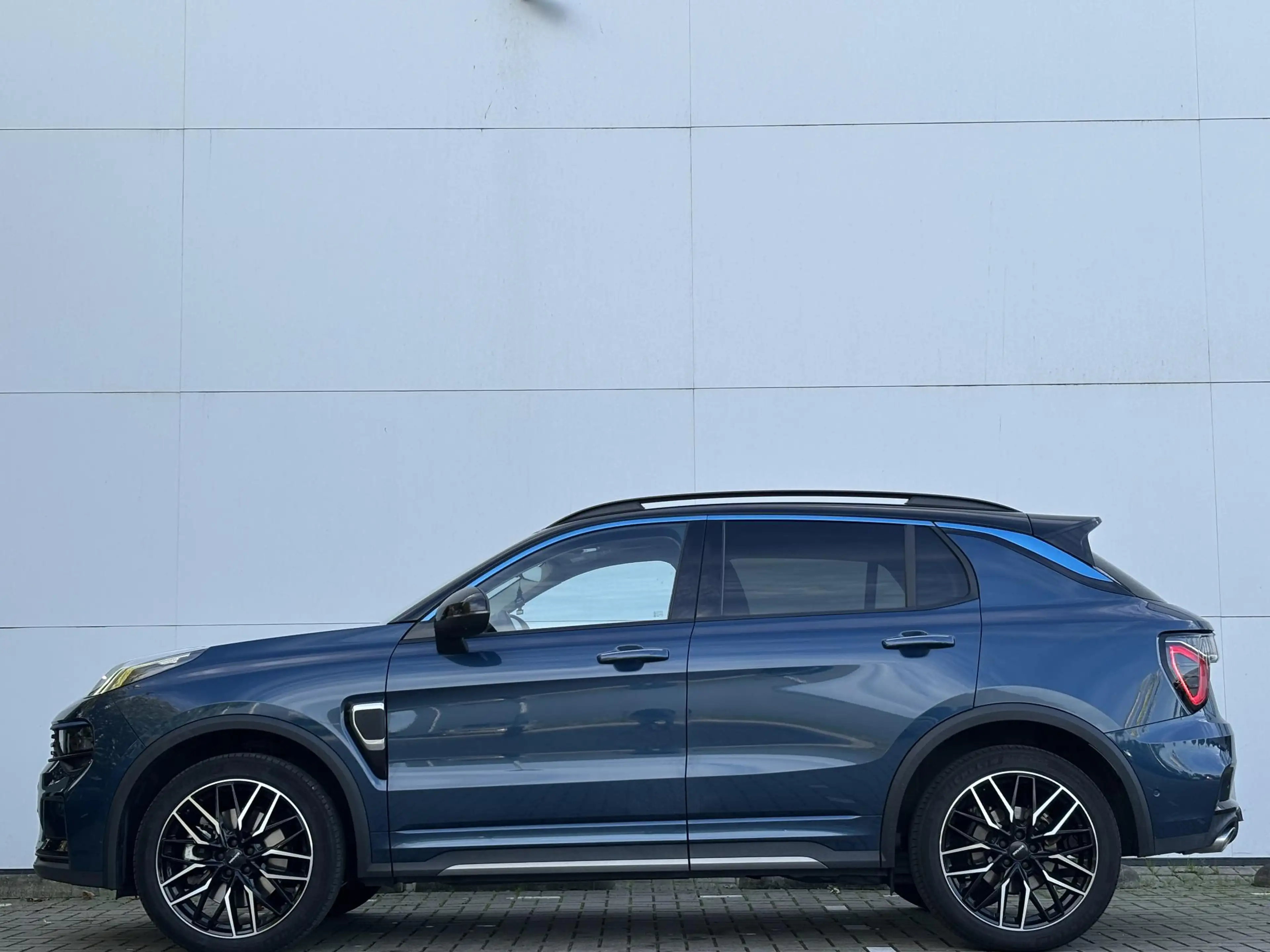 Lynk & Co 01 1.5 l Trekhaak l Panoramadak | — photo 17