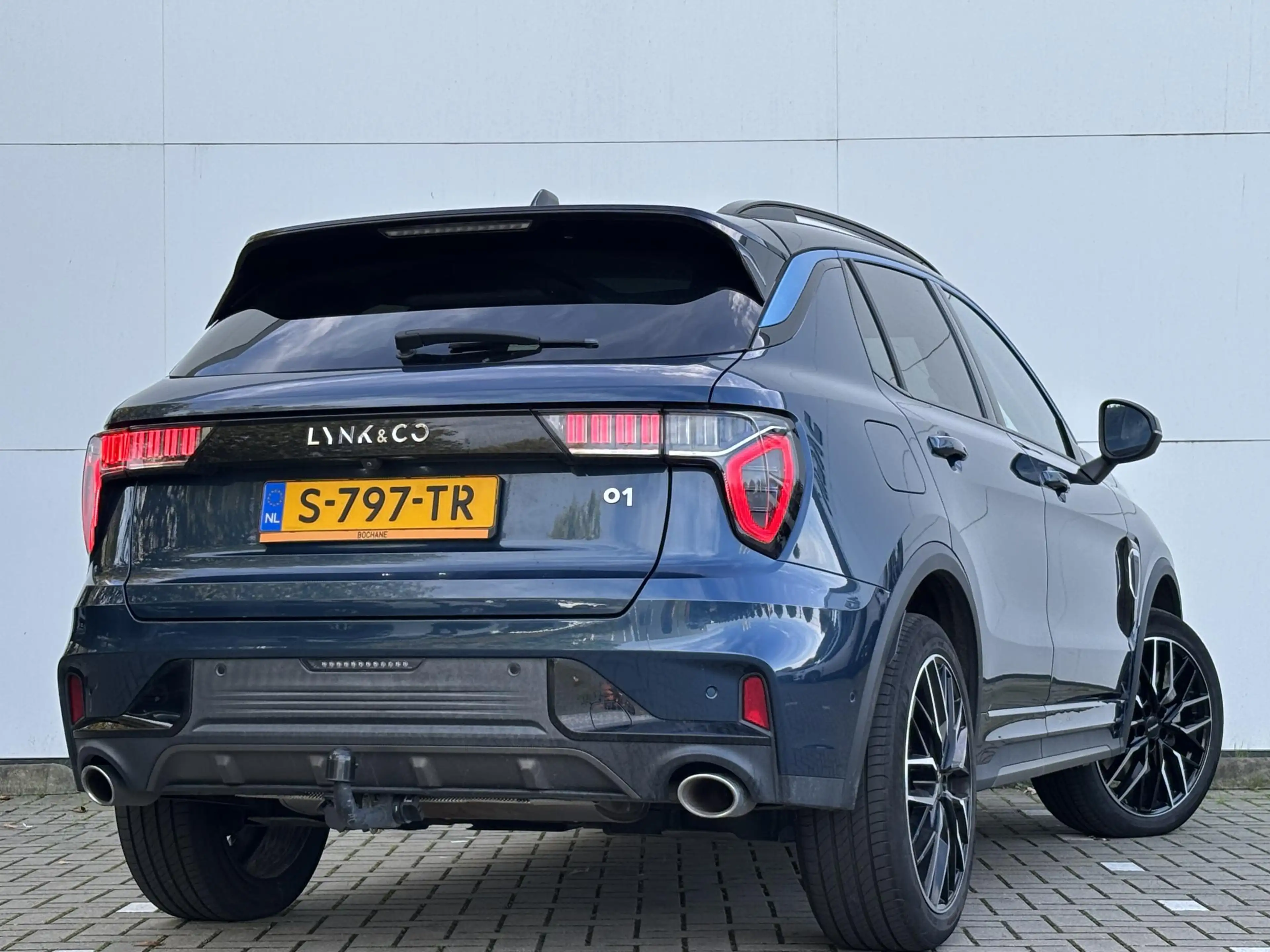 Lynk & Co 01 1.5 l Trekhaak l Panoramadak | — photo 2