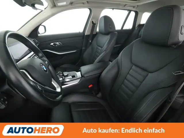 BMW 3 Series view 10