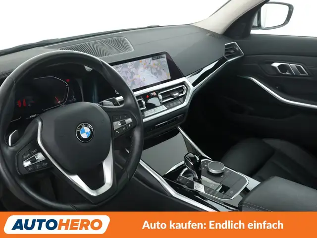 BMW 3 Series view 11