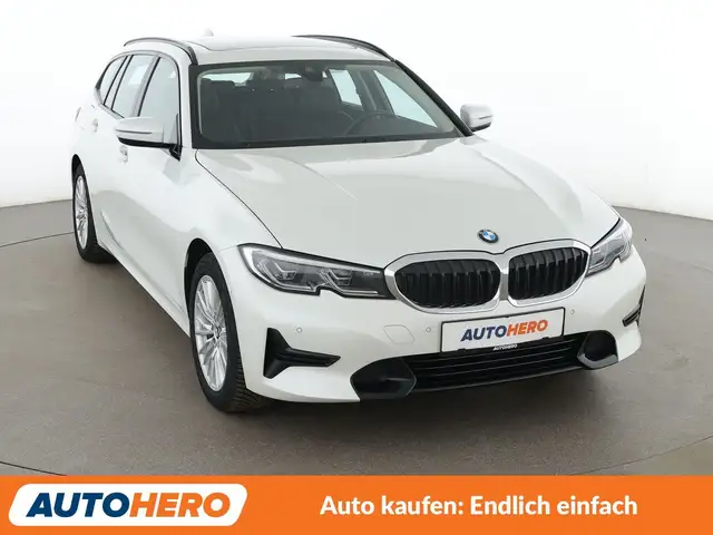 BMW 3 Series view 8
