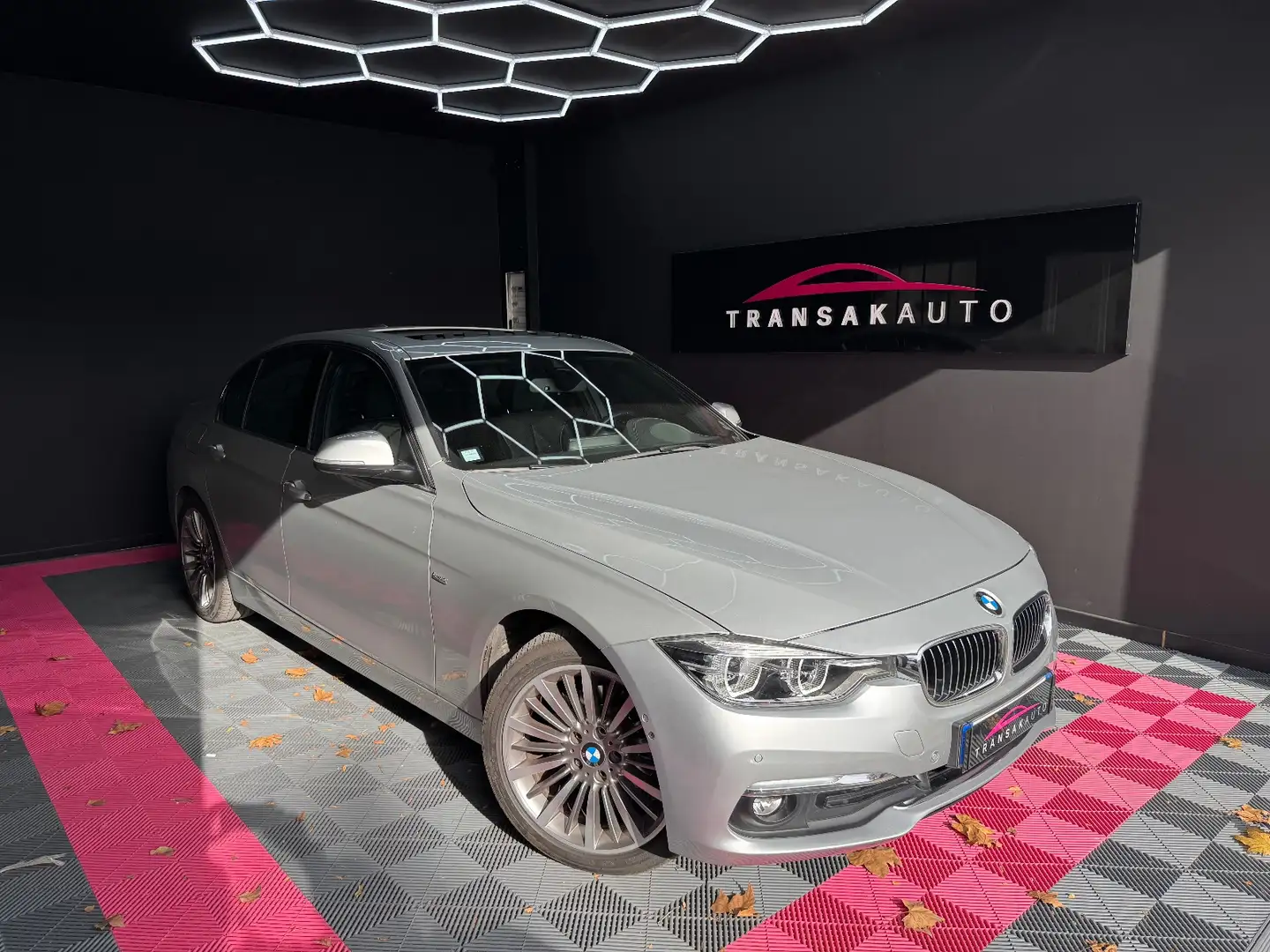 BMW 318 318d 150 ch BVA8 Luxury Grau - 1