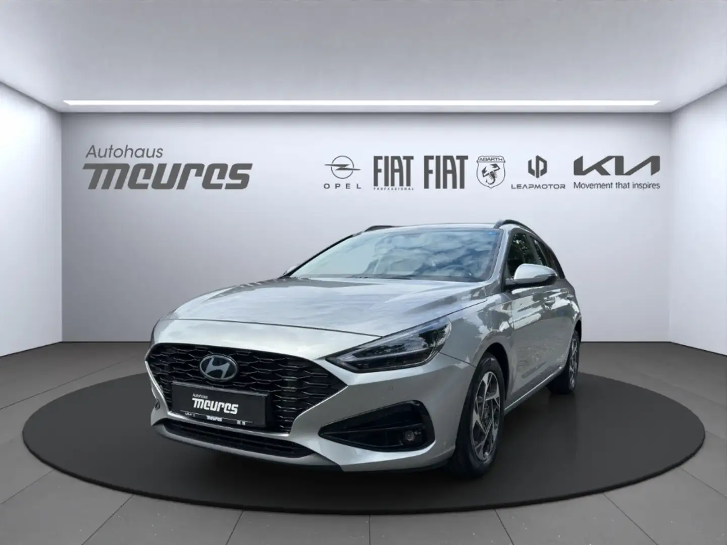 Hyundai i30 cw 1.0 T-GDI Advanced ATG Navi Klimaautom USB LED Argintiu - 1