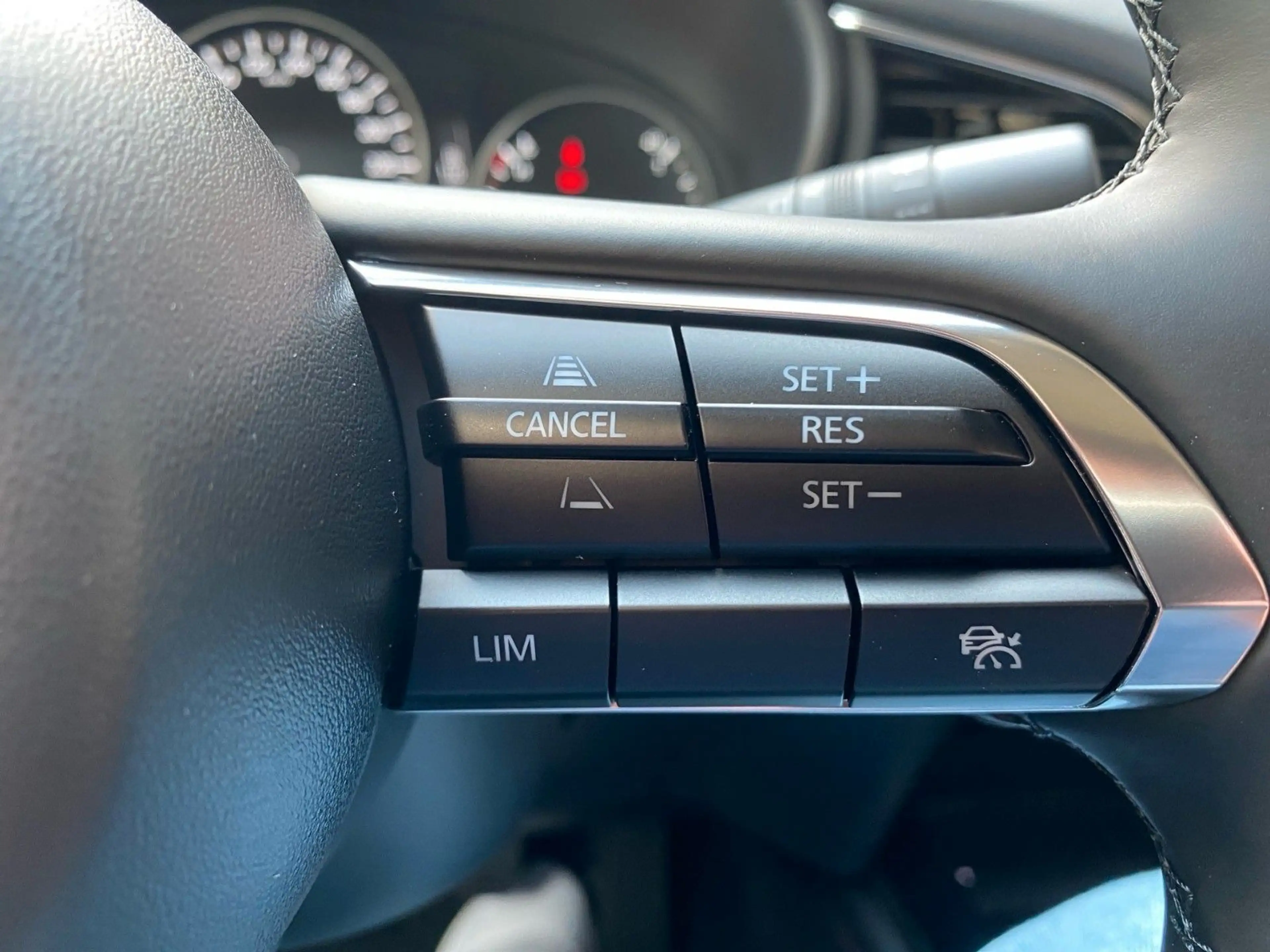 Mazda CX-30 — photo 11
