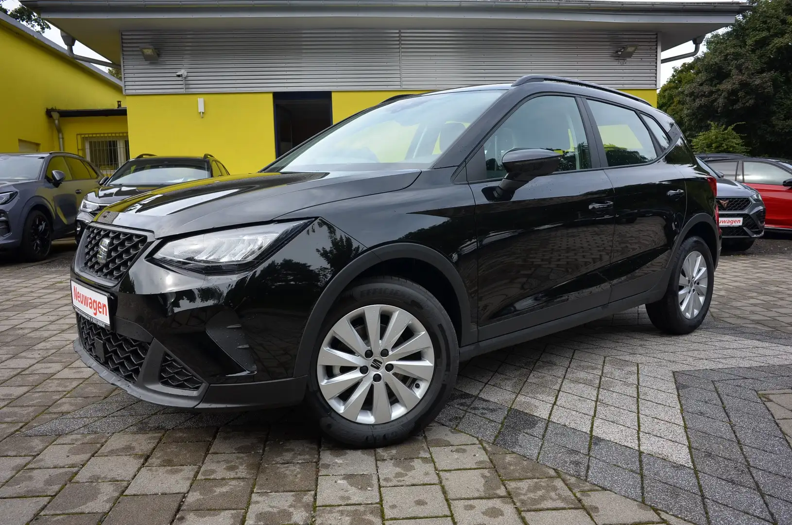 SEAT Arona 1.0 TSI 5JGAR+AHK+PDC+SITZH+KLIMA+16" Alu Schwarz - 1