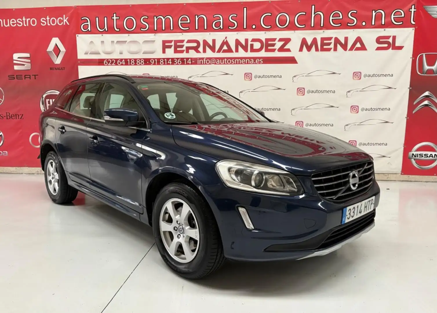Volvo XC60 D4 Momentum AWD 181 Blauw - 1