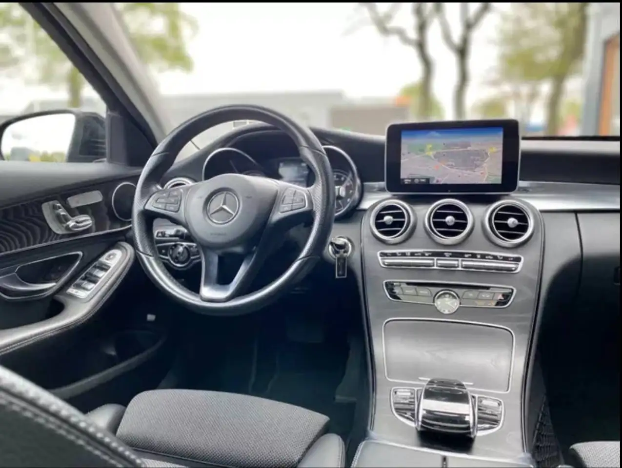 2015 Mercedes-Benz C 350 C 350e Lease Edition, photograph 12