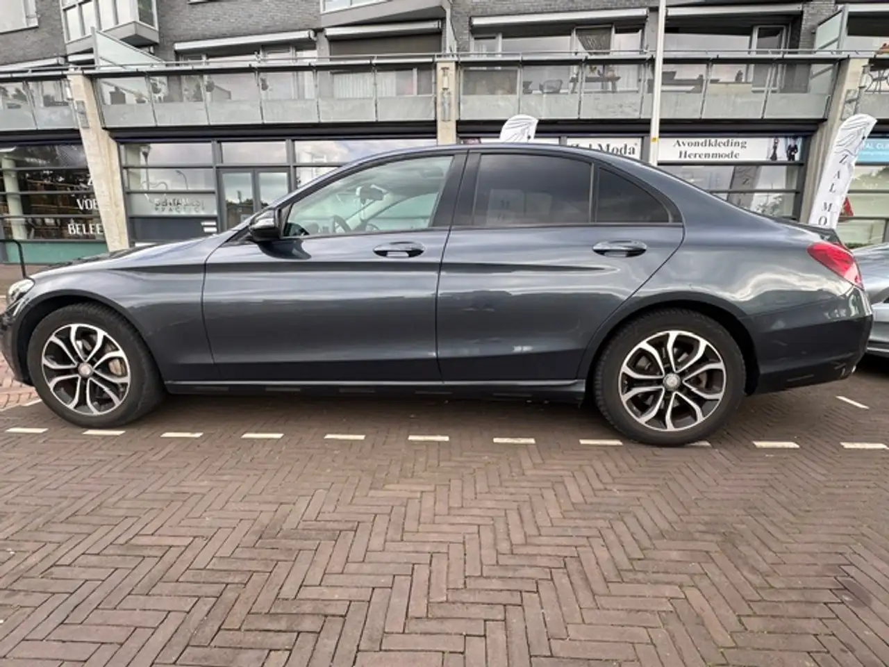 2015 Mercedes-Benz C 350 C 350e Lease Edition, photograph 9