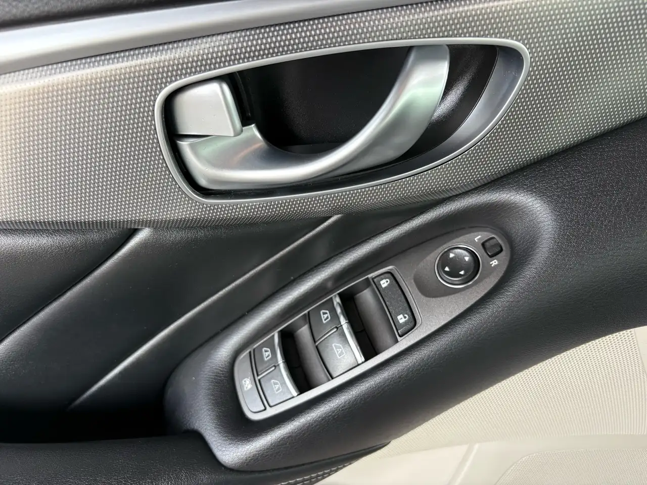 Infiniti Q50 снимка Infiniti Q50