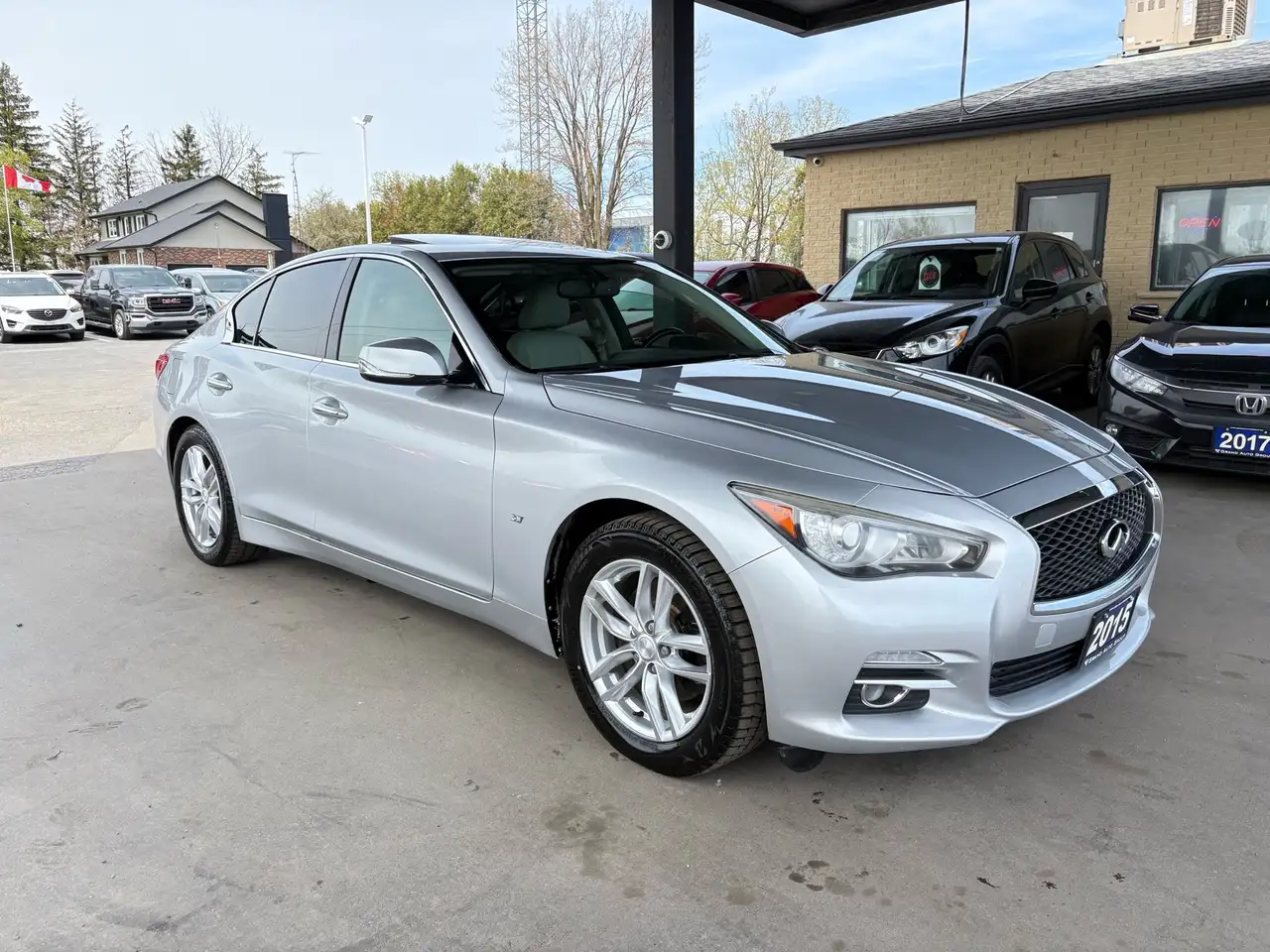Infiniti Q50 снимка Infiniti Q50