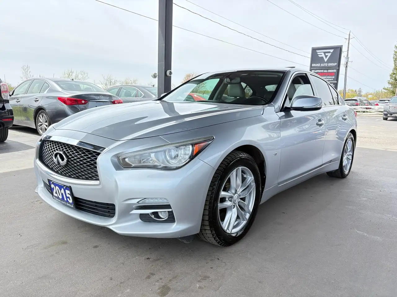 Infiniti Q50 снимка Infiniti Q50