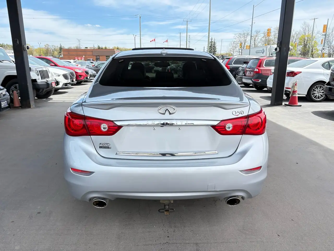 Infiniti Q50 снимка Infiniti Q50