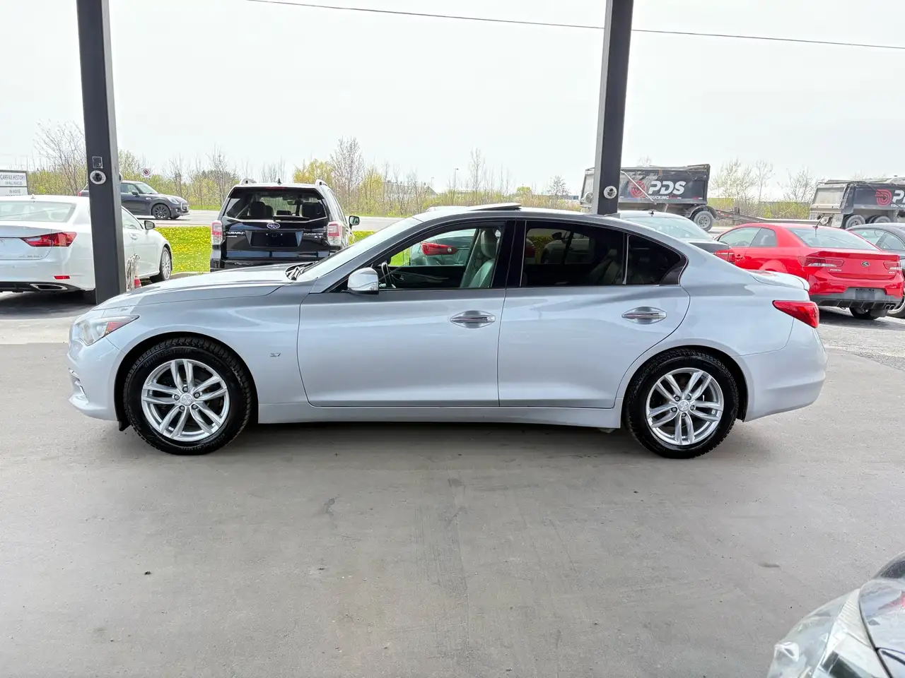 Infiniti Q50 снимка Infiniti Q50
