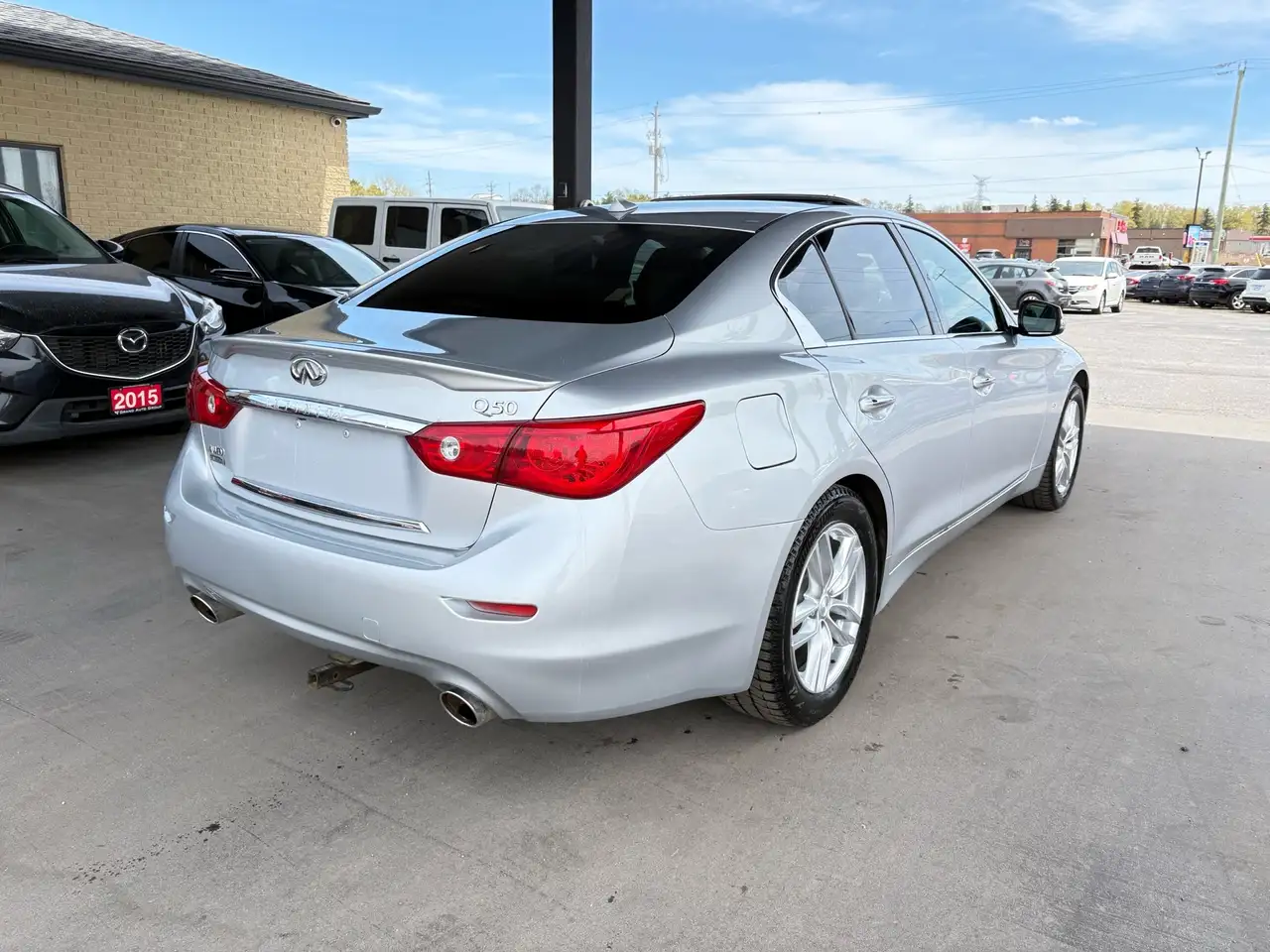 Infiniti Q50 снимка Infiniti Q50