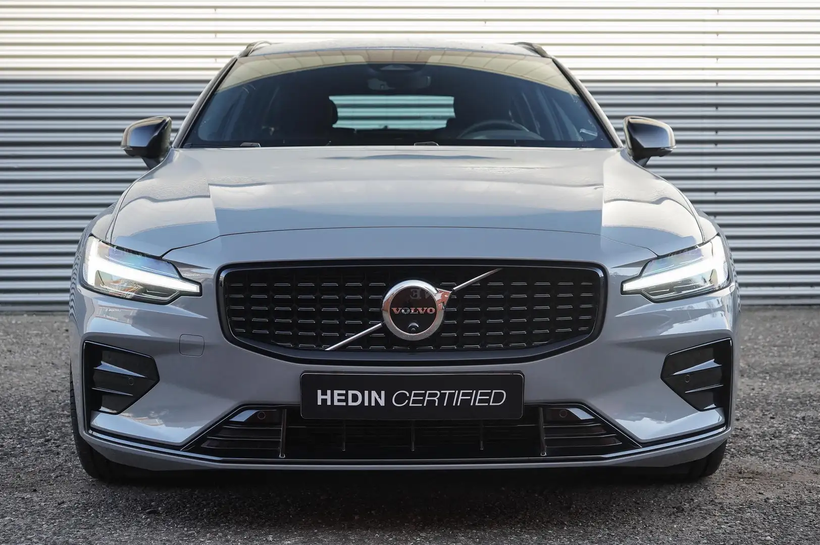 Volvo V60 B4 Plus Dark | 360 Camera | 19 inch Black edition Gris - 2
