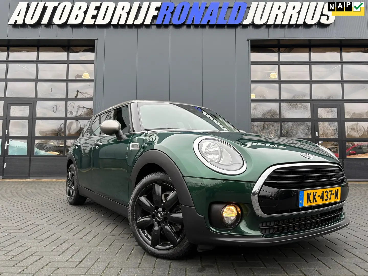 MINI Cooper Clubman Mini 1.5 Business NL.Auto/Automaat/Navigatie/Two-t Vert - 1