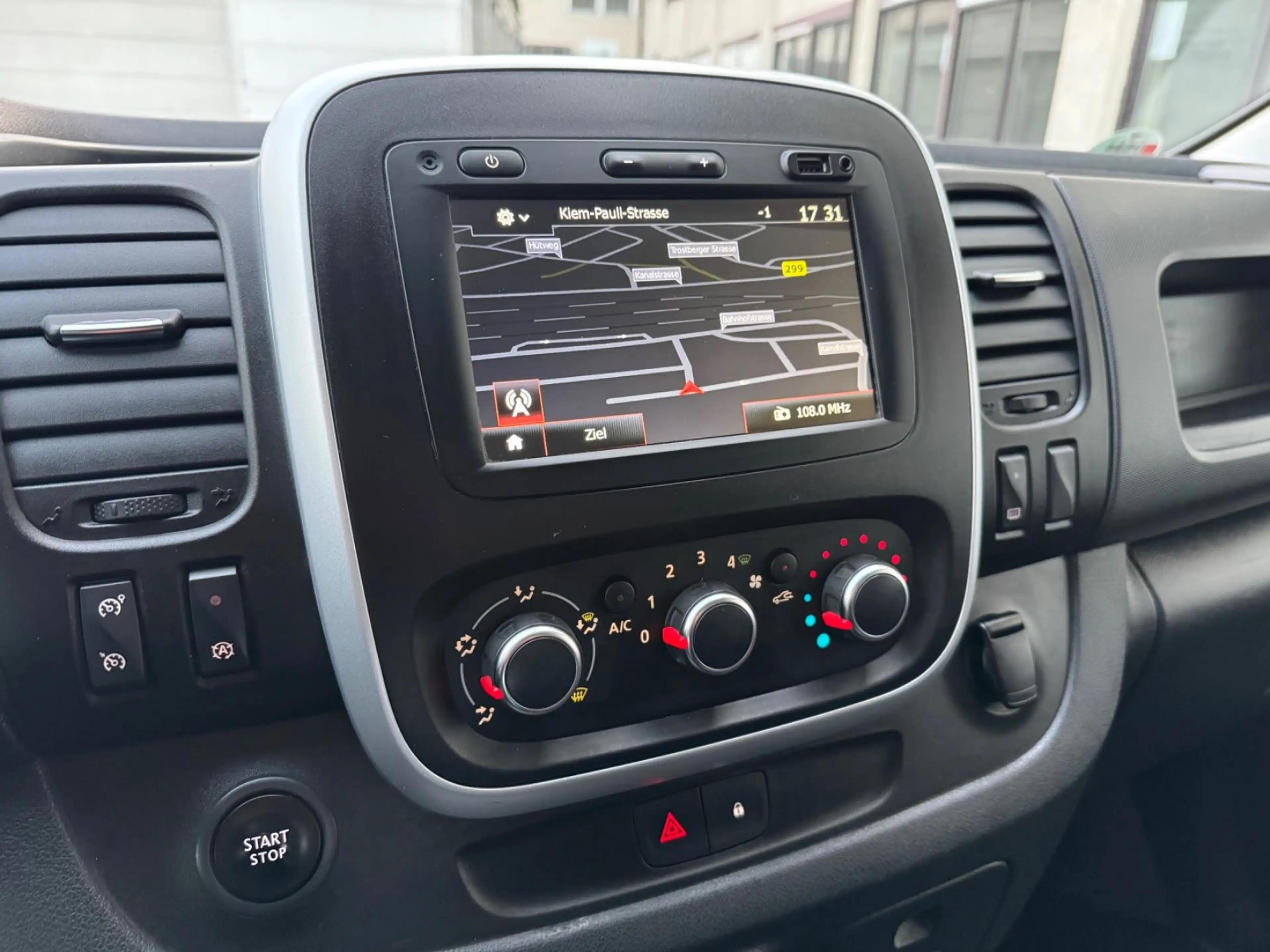 Renault Trafic Kasten 145PS AUTOMATIK KAMERA LED NAVI — photo 15