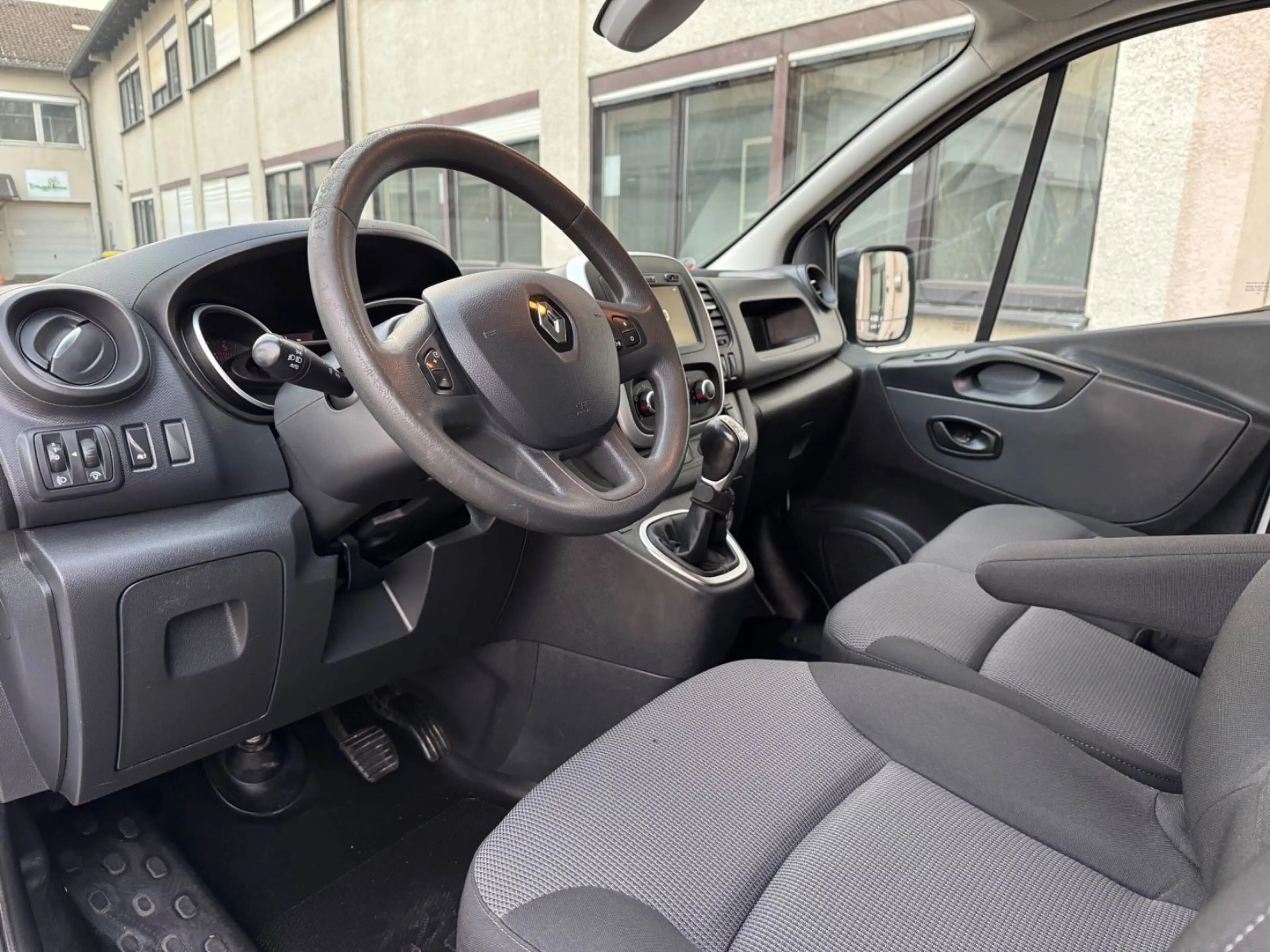 Renault Trafic Kasten 145PS AUTOMATIK KAMERA LED NAVI — photo 11