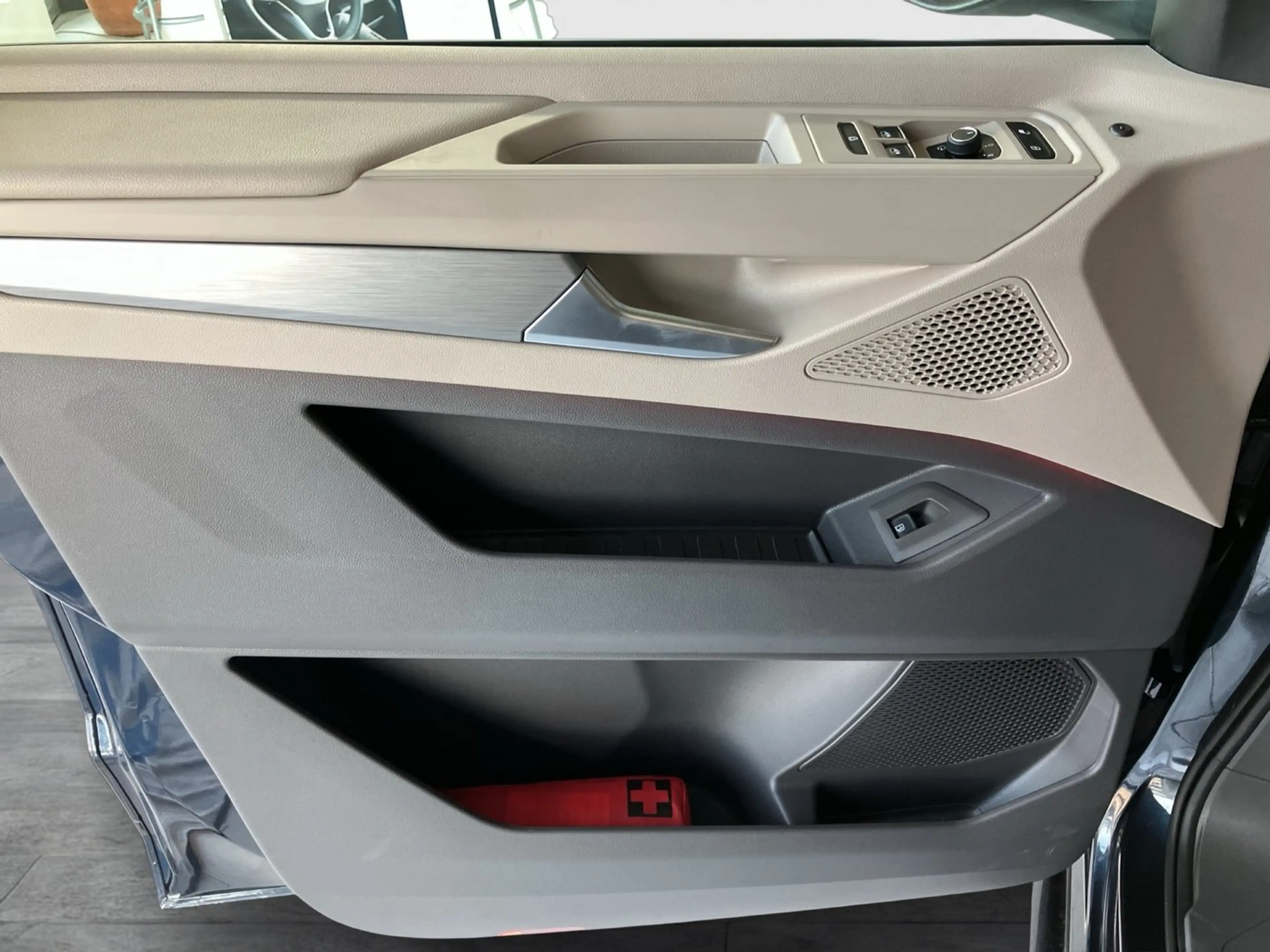Volkswagen T7 California VW T7 California Ocean eHybrid 180 kW 4M — photo 12