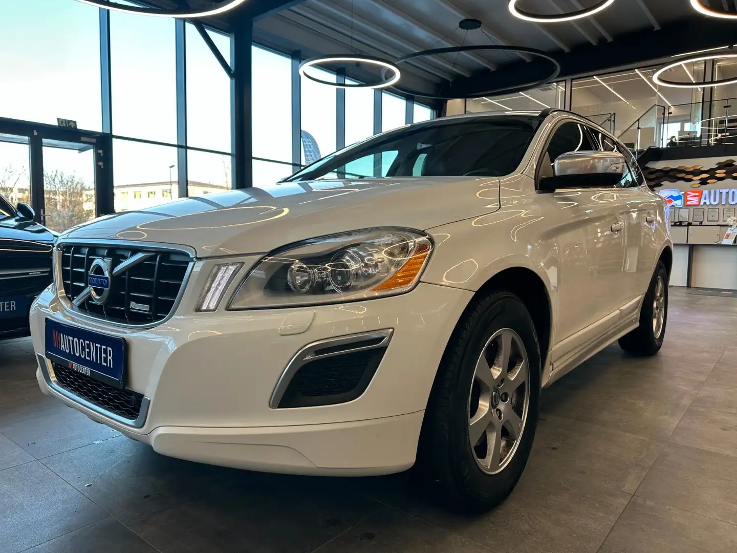 Volvo XC60 R-Design AWD Blanc - 2