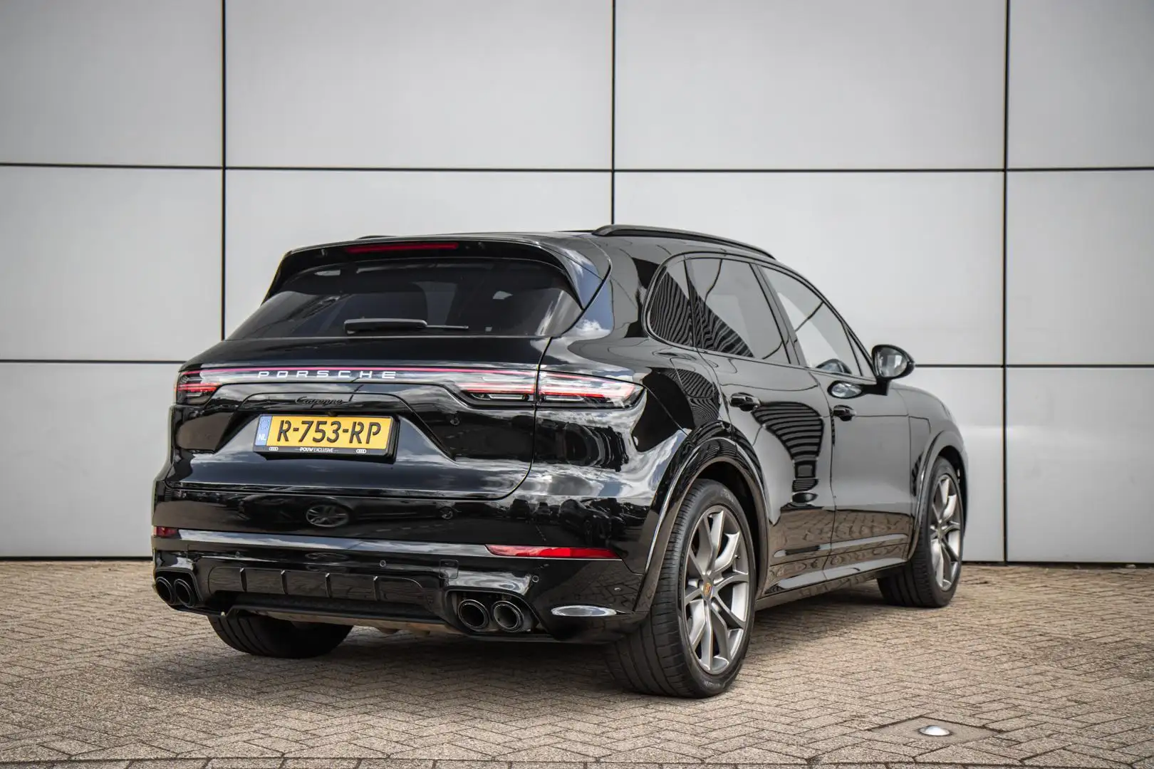 Porsche Cayenne 3.0 462pk E-Hybrid Platinum Edition | Luchtvering Zwart - 2