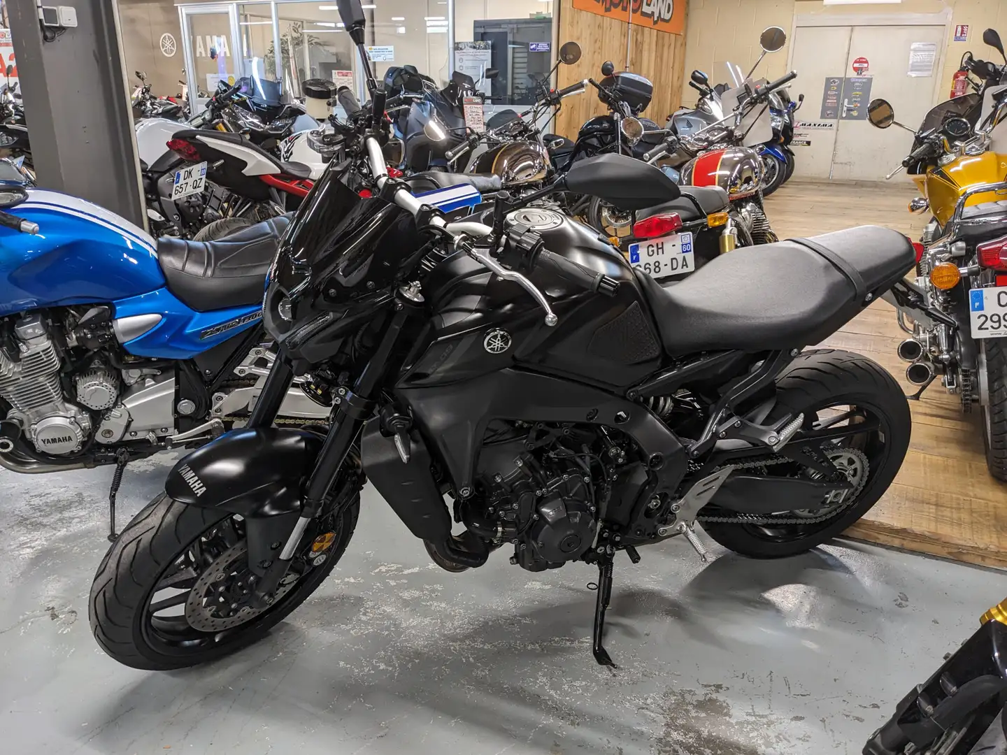 Yamaha MT-09 Noir - 2