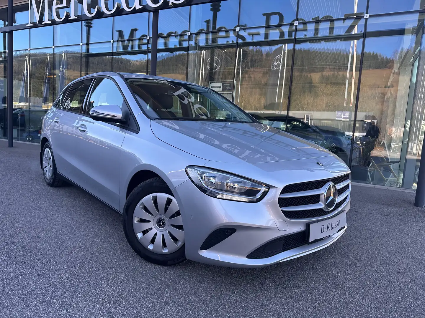 Mercedes-Benz B 180 Aut. *Rückfahrkamera*MBUX* Silber - 2