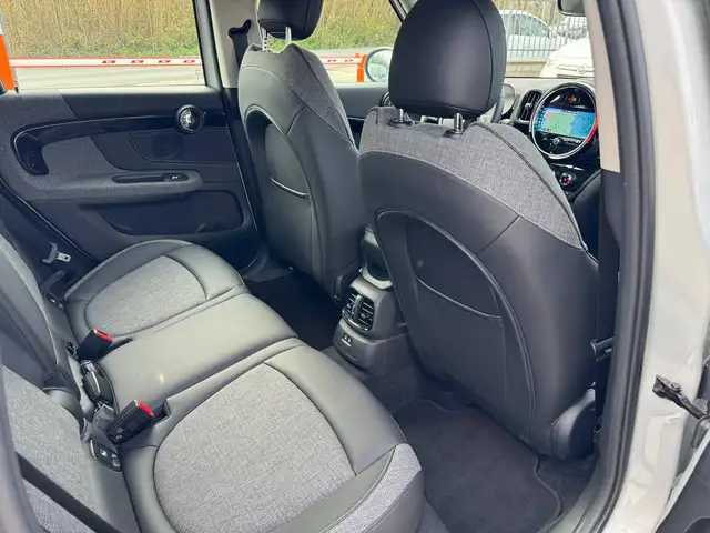 Mini Cooper Cooper view 11