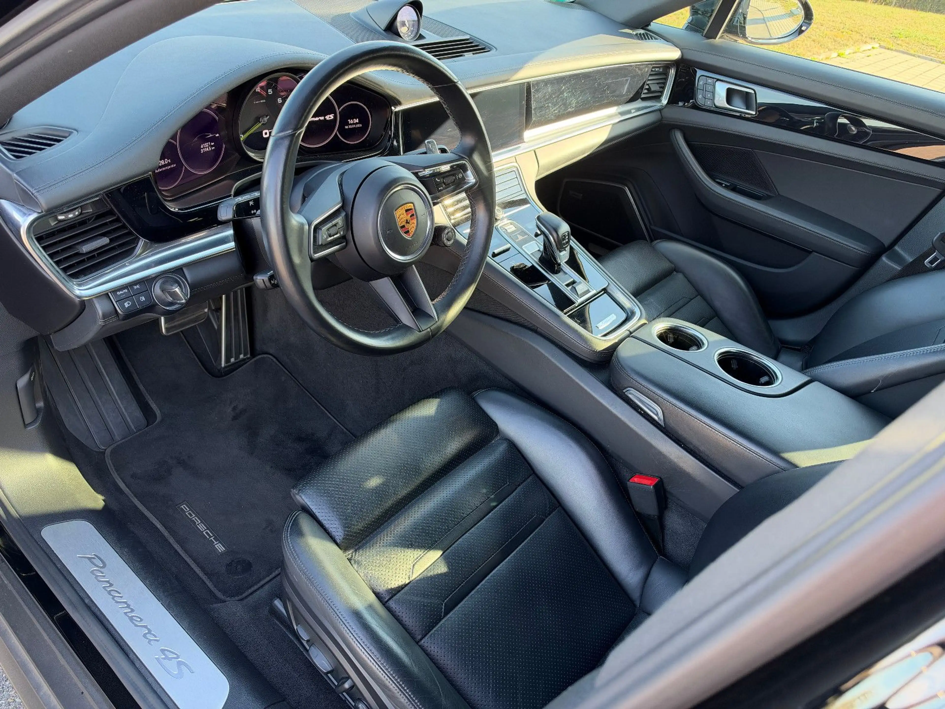 Porsche Panamera 4 S E-Hybrid/ Wunderschönes Fahrzeug — photo 7