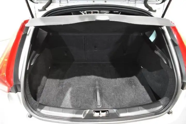 Volvo S40 2014, foto 26