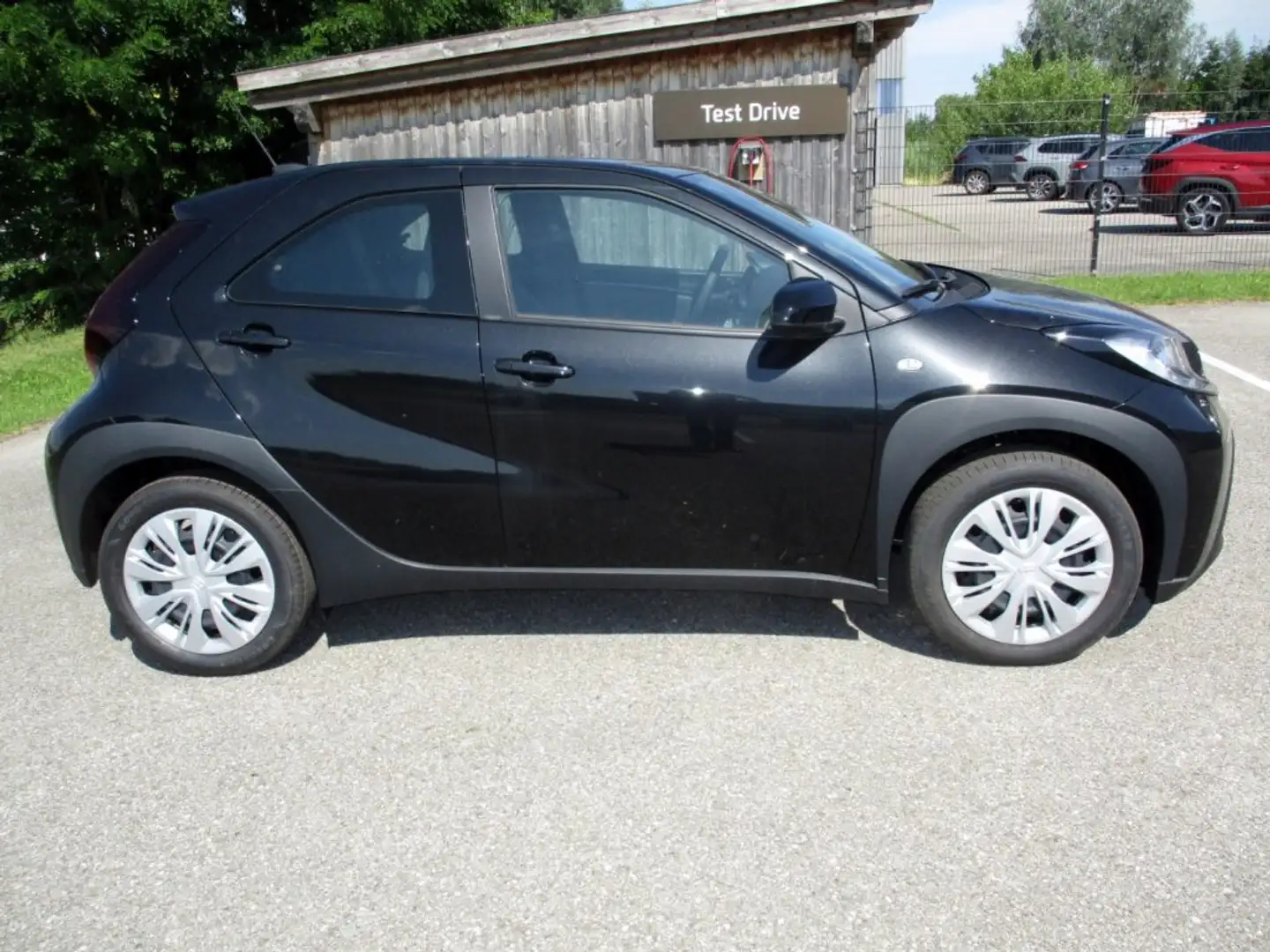 Toyota Aygo X 1,0 x-Play Schwarz - 2