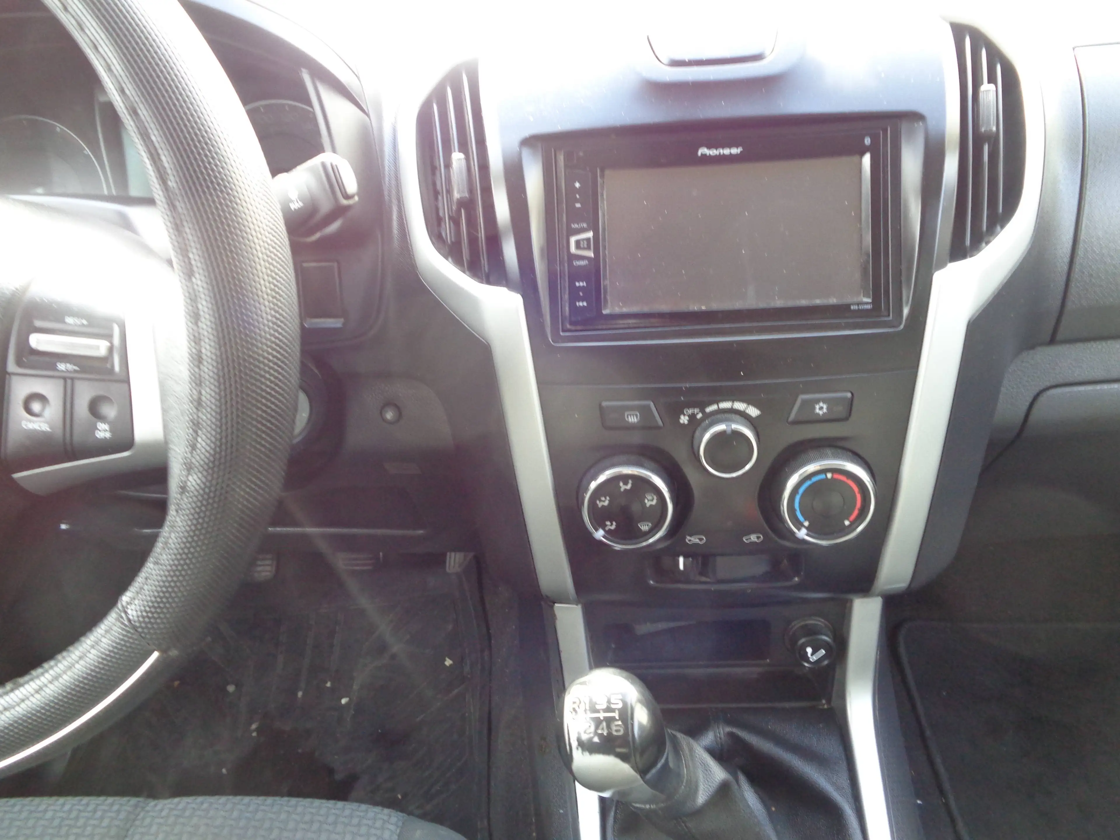 Isuzu D-Max 3 Seiten Kipper - Allrad - Klima - Rückfahrkamera - Anhängerkupplung — photo 9